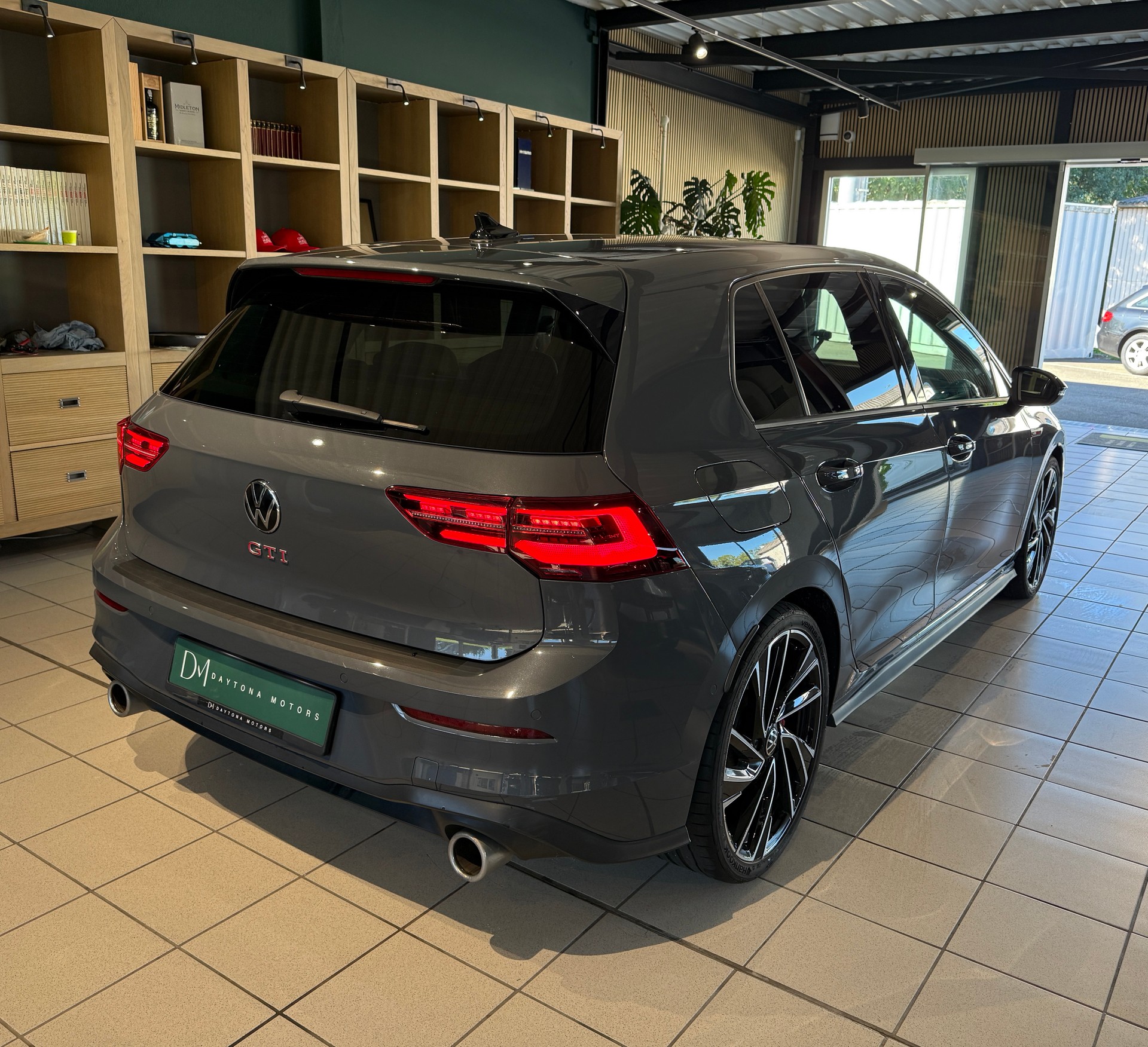 VW Golf 2.0 TSI GTI DSG-image-2