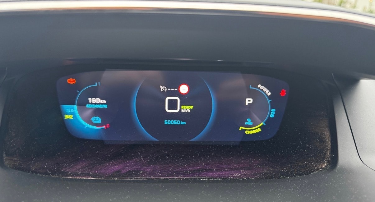 PEUGEOT 2008 e Allure-image-11