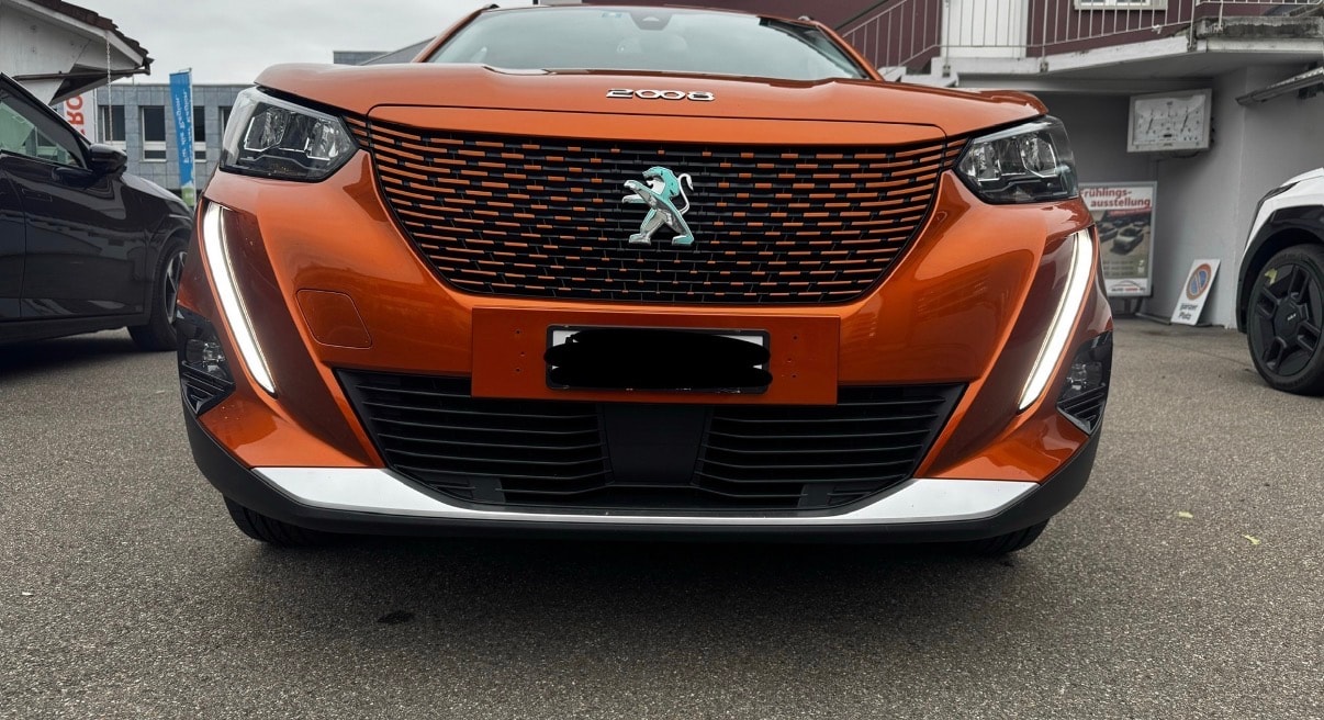 PEUGEOT 2008 e Allure-image-6