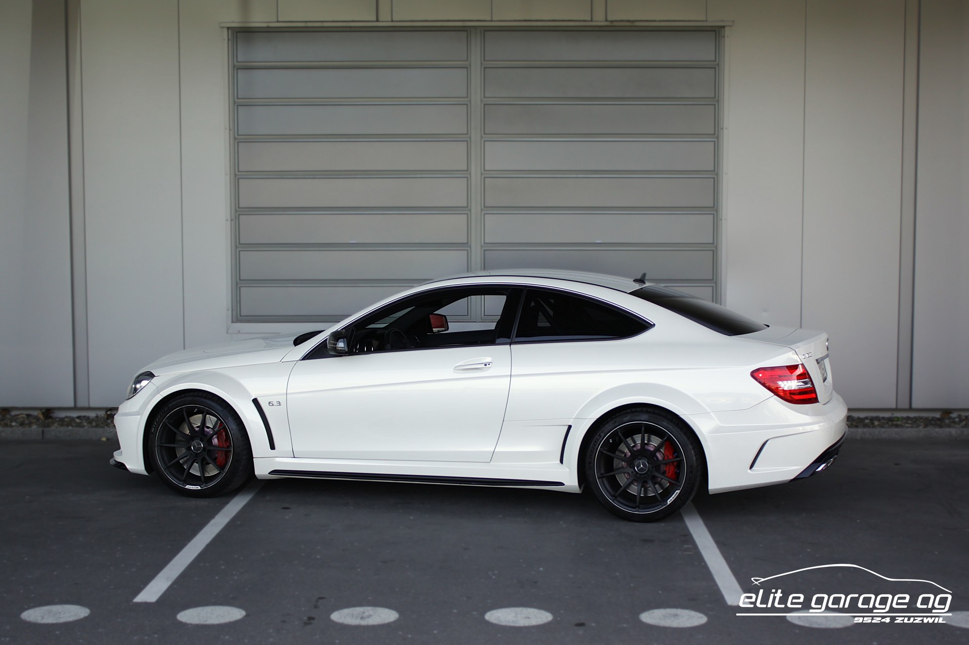 MERCEDES-BENZ C 63 Coupé AMG Black Series-image-2