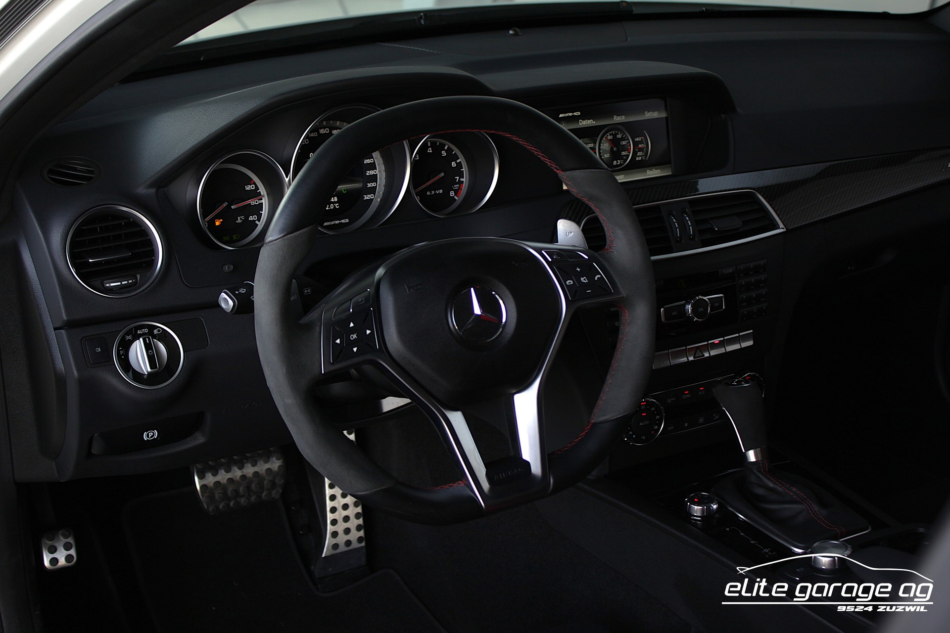MERCEDES-BENZ C 63 Coupé AMG Black Series-image-13