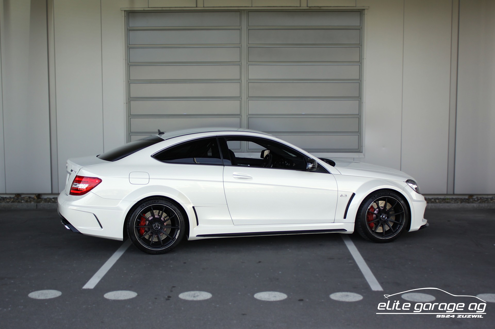 MERCEDES-BENZ C 63 Coupé AMG Black Series-image-4