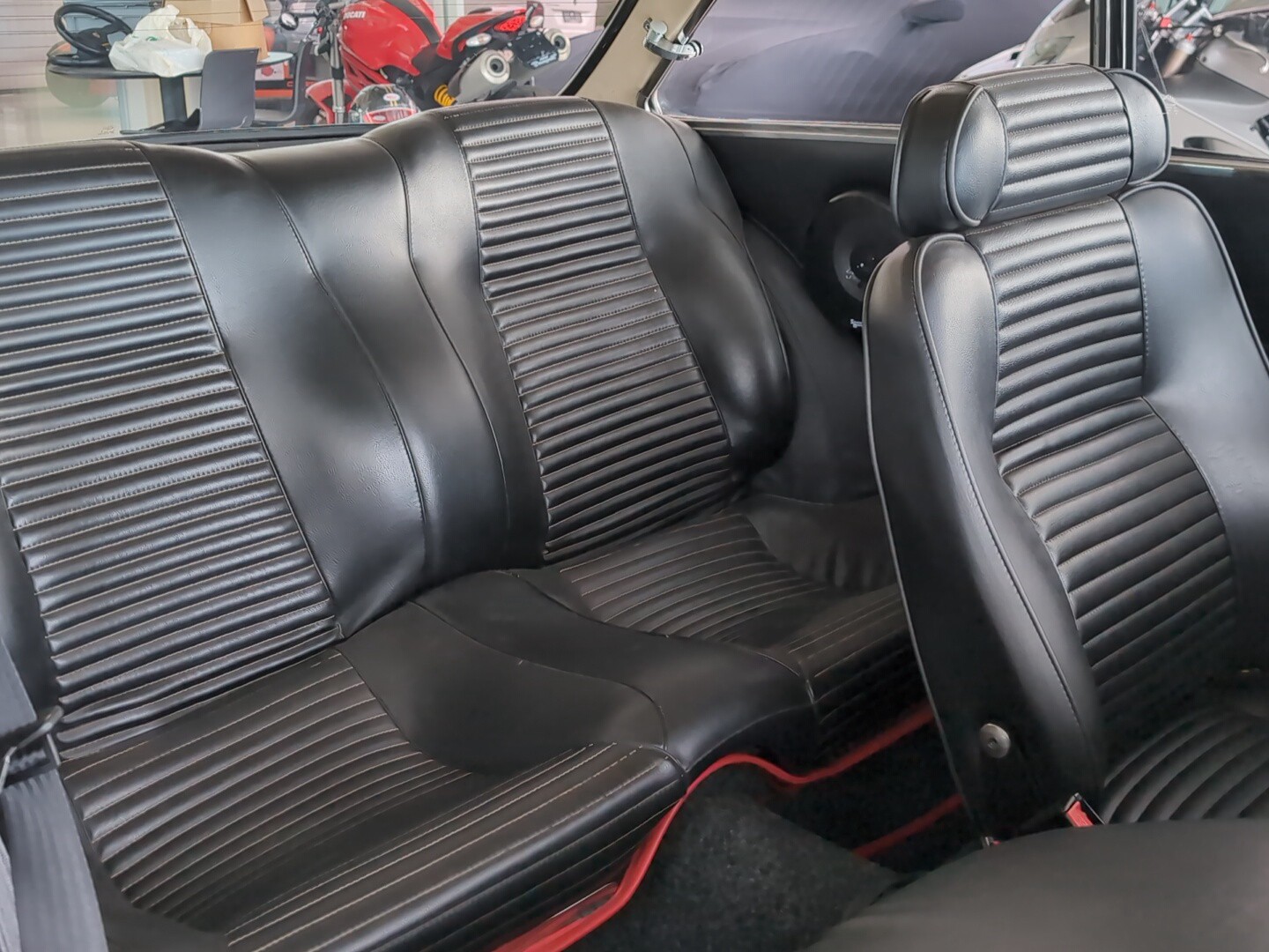 ALFA ROMEO GT 1600 Junior-image-10