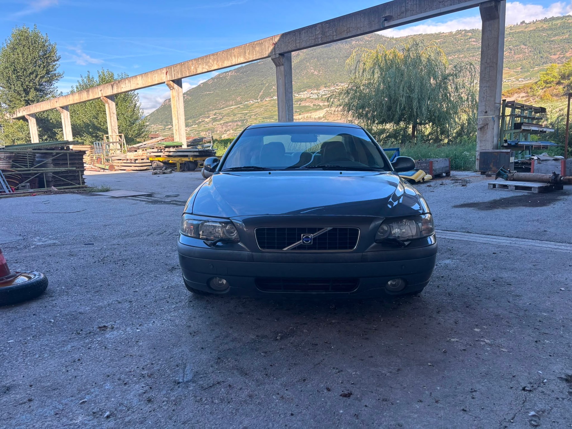 VOLVO S60 2.5T AWD-image-0
