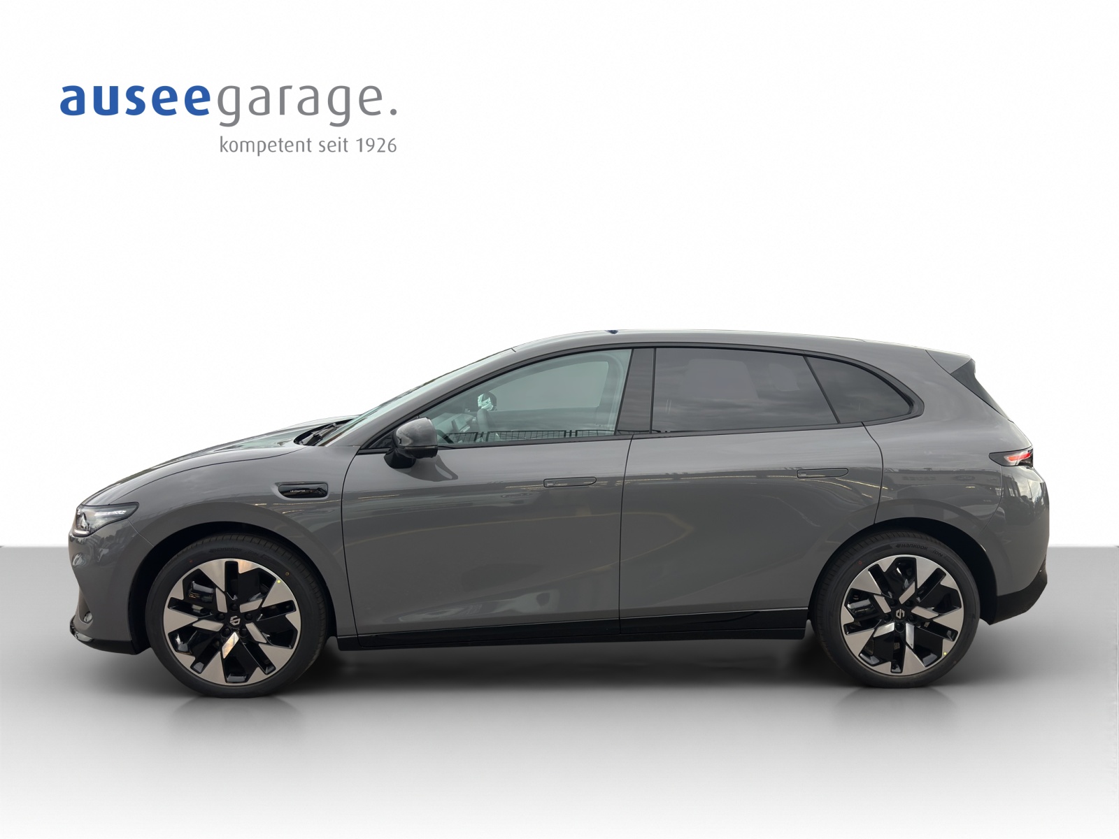 LEAPMOTOR B05 EV-image-1