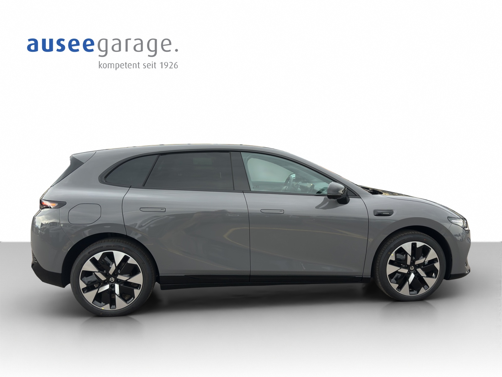 LEAPMOTOR B05 EV-image-5