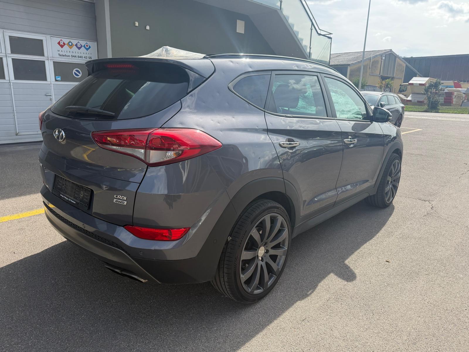 HYUNDAI Tucson 2.0 CRDI Launch Edition 4WD Automatic-image-5