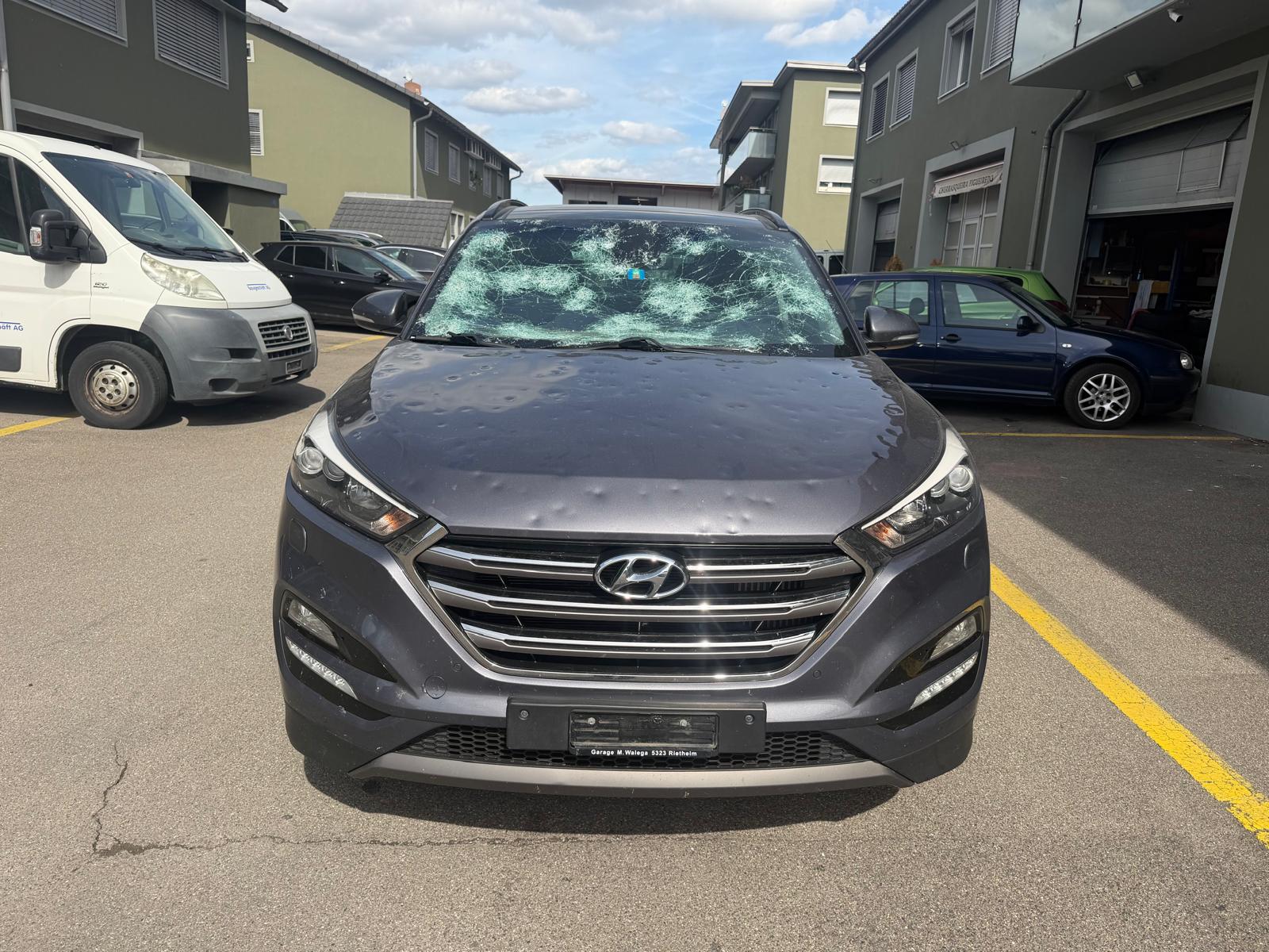 HYUNDAI Tucson 2.0 CRDI Launch Edition 4WD Automatic-image-1