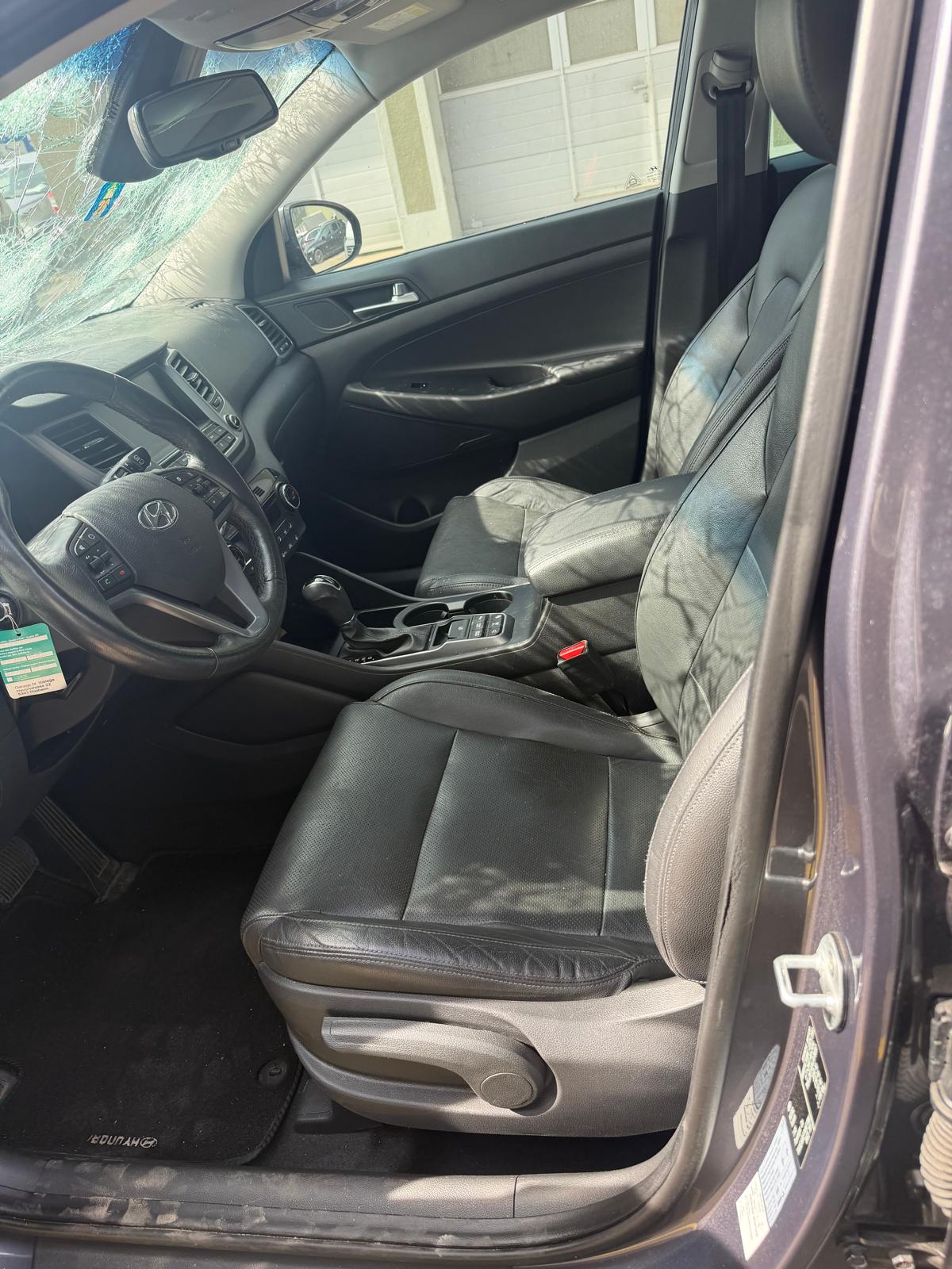 HYUNDAI Tucson 2.0 CRDI Launch Edition 4WD Automatic-image-6