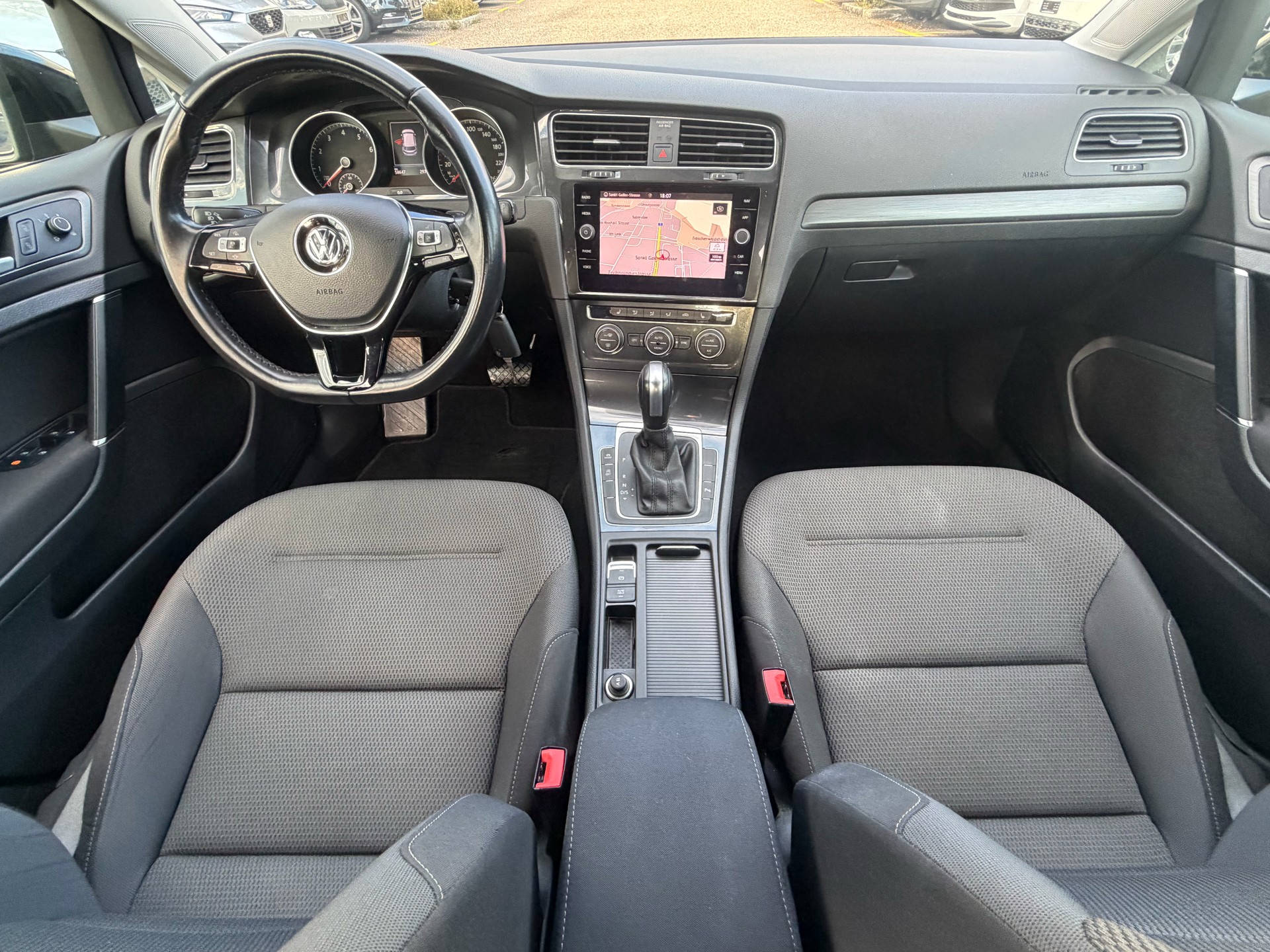 VW Golf 1.5 TSI EVO Comfortline DSG-image-10