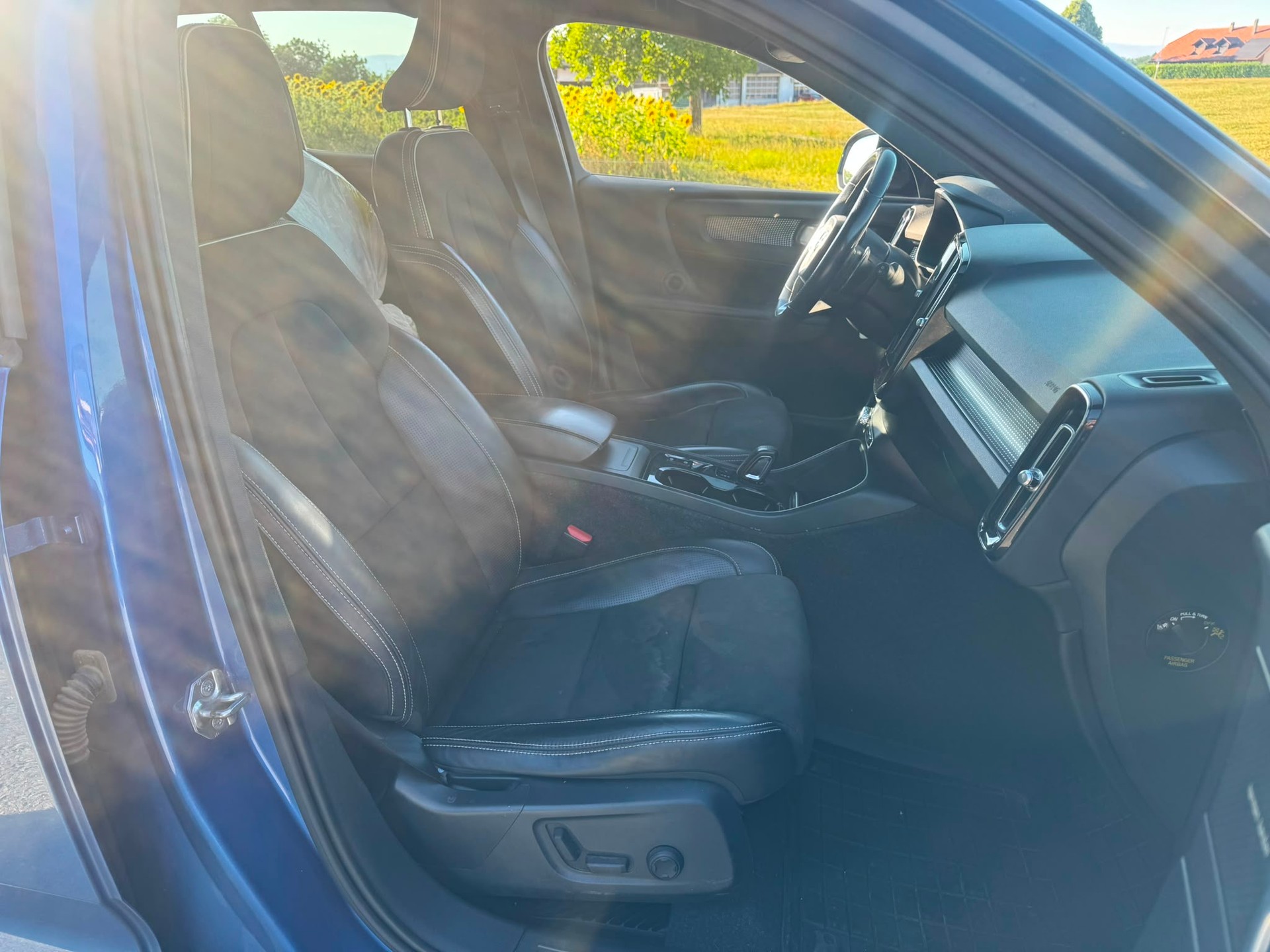 VOLVO XC40 D4 AWD Momentum Geartronic-image-10