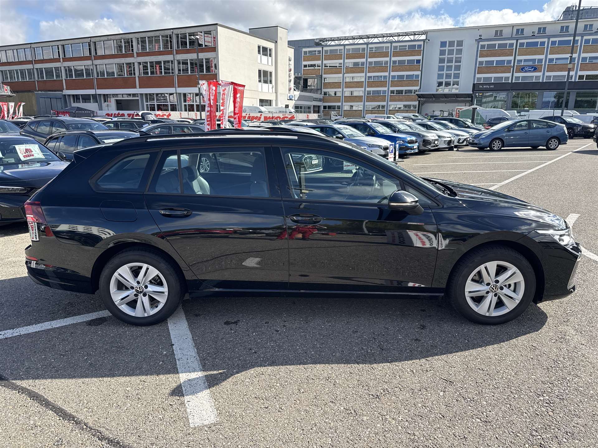 VW Golf Variant 2.0 TDi Life Top-Preis-image-15