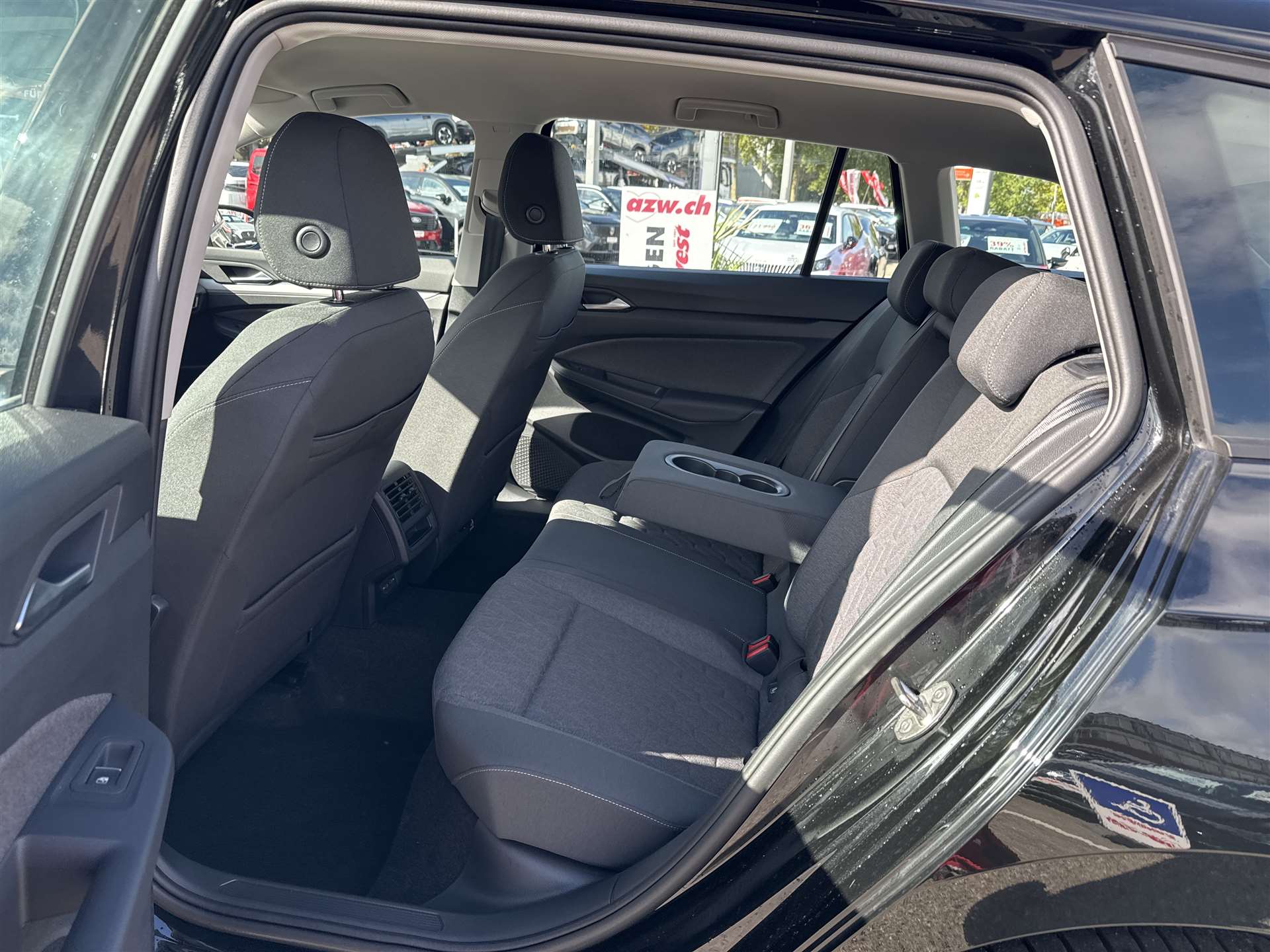 VW Golf Variant 2.0 TDi Life Top-Preis-image-5