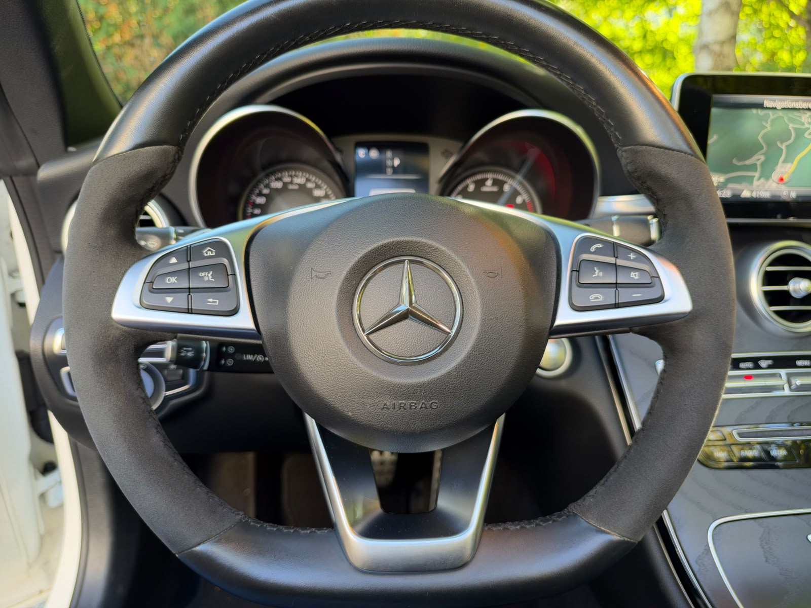 MERCEDES-BENZ C 250 Cabriolet AMG Line 9G-Tronic NIGHT Edition-image-30