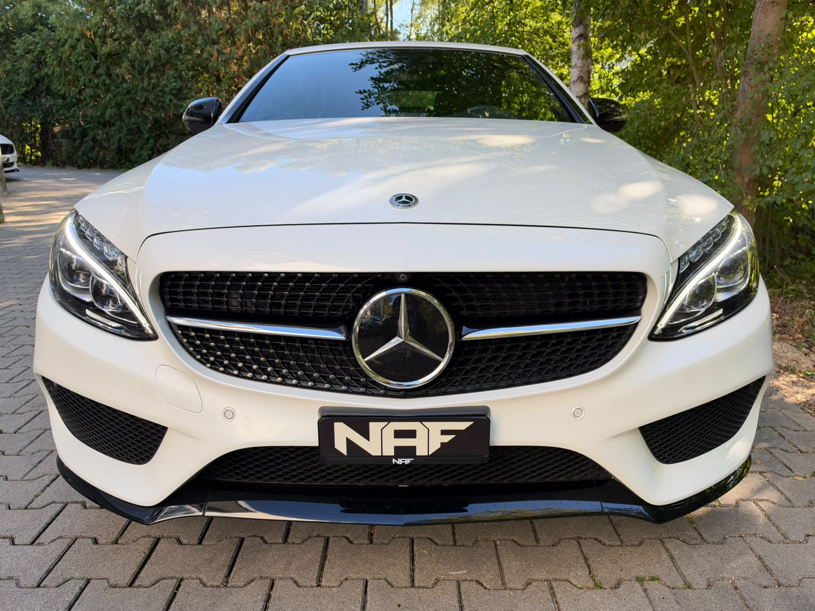 MERCEDES-BENZ C 250 Cabriolet AMG Line 9G-Tronic NIGHT Edition-image-13