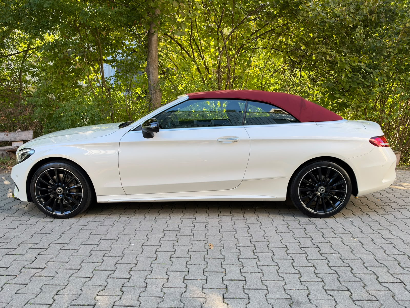 MERCEDES-BENZ C 250 Cabriolet AMG Line 9G-Tronic NIGHT Edition-image-2