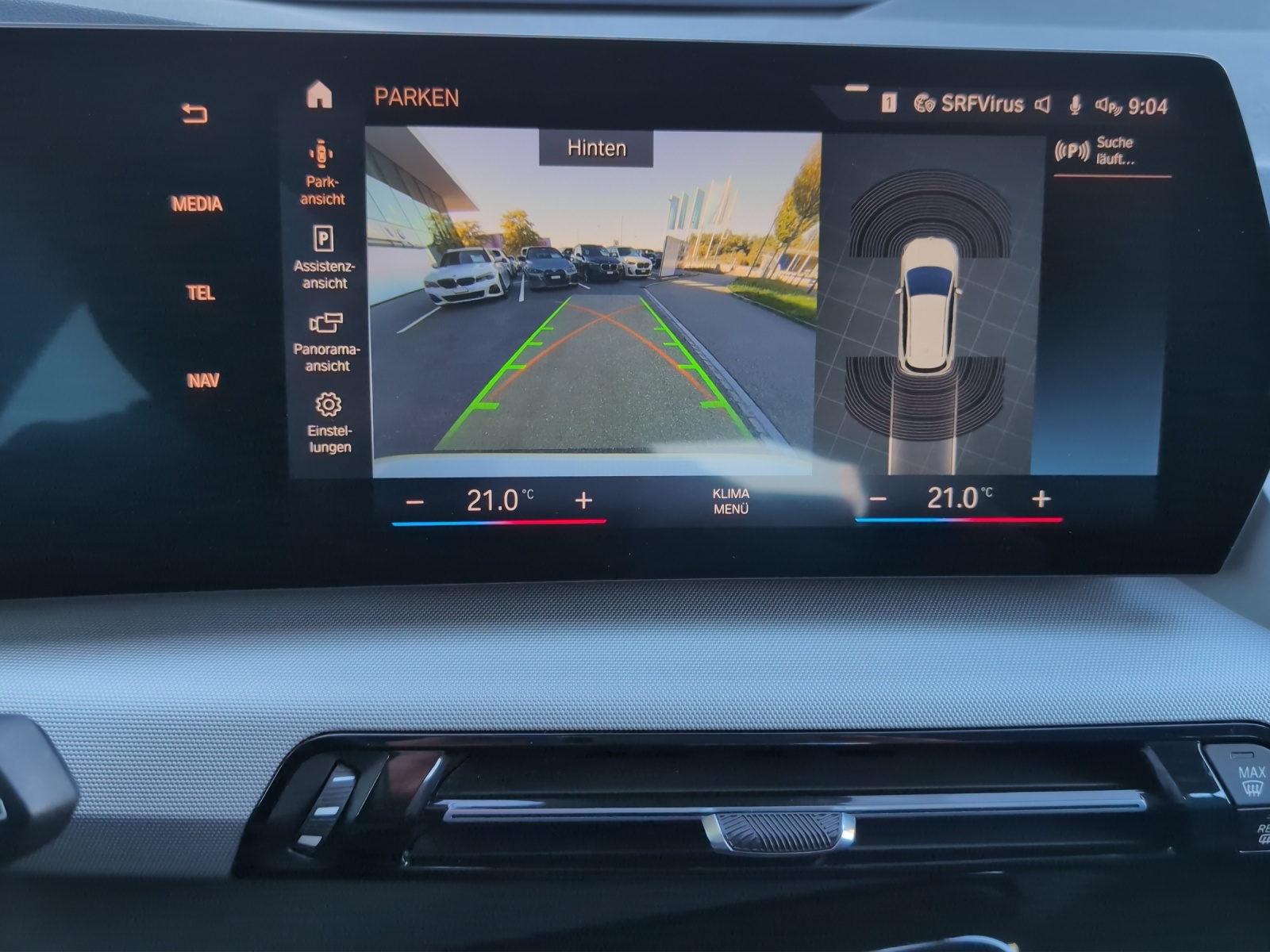 BMW 218i Active Tourer-image-10
