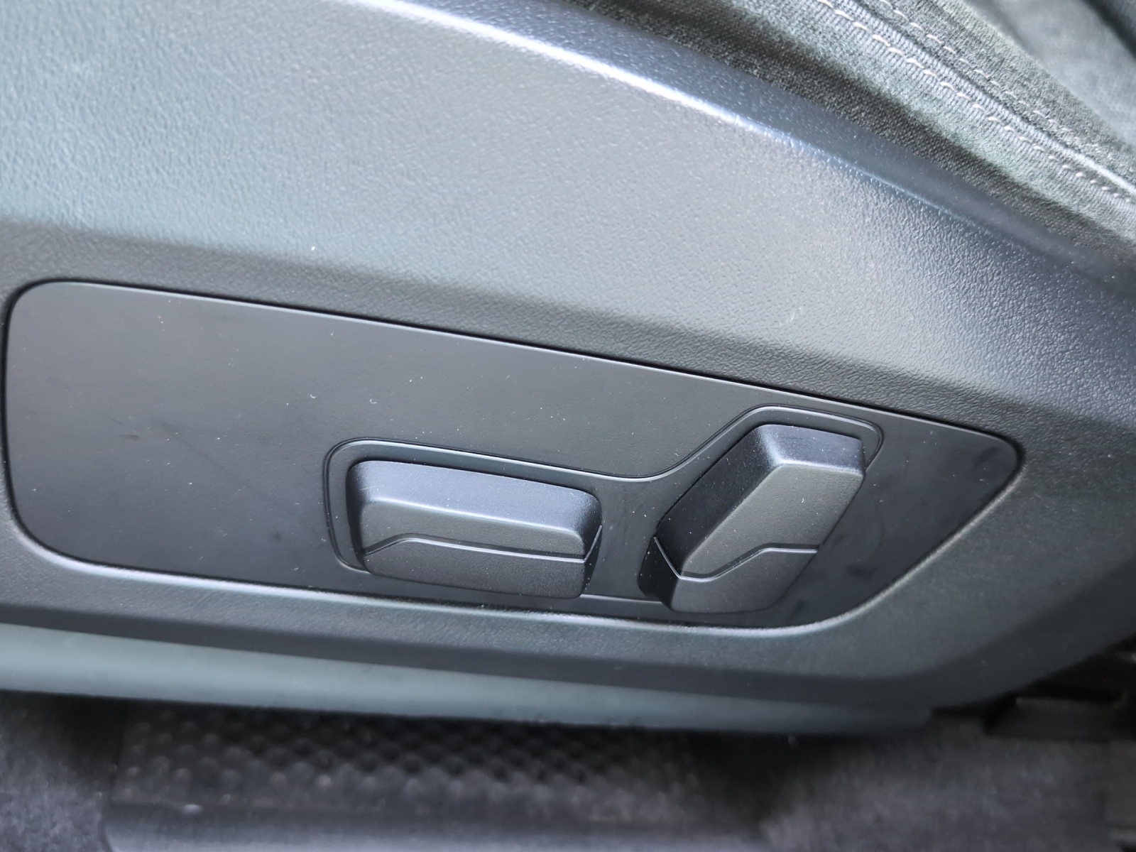 BMW 218i Active Tourer-image-19