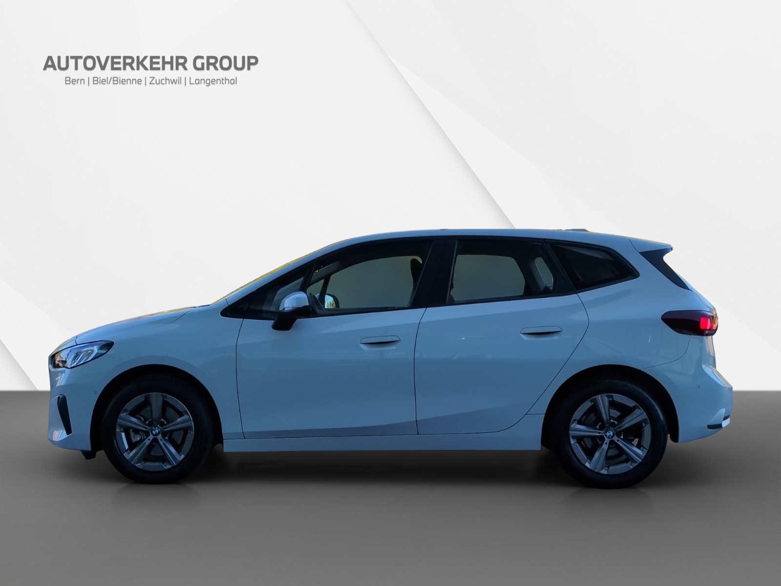 BMW 218i Active Tourer-image-2