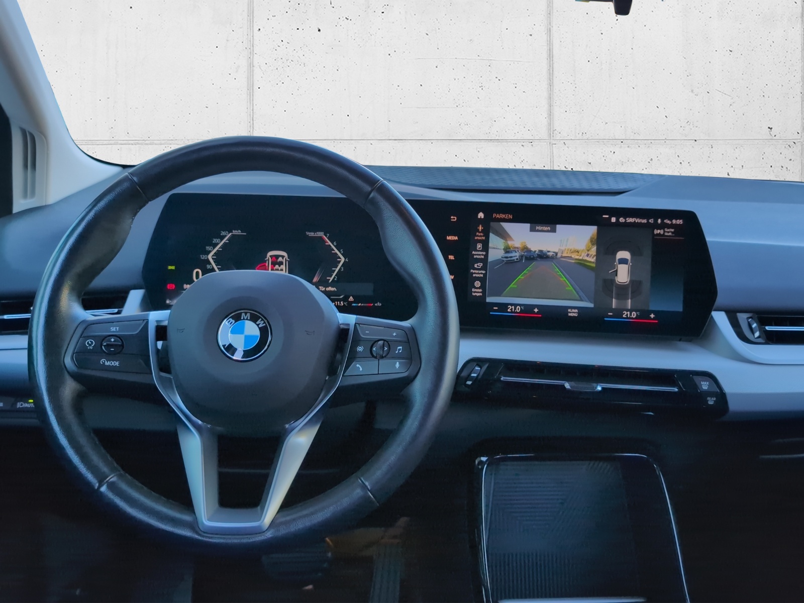 BMW 218i Active Tourer-image-13
