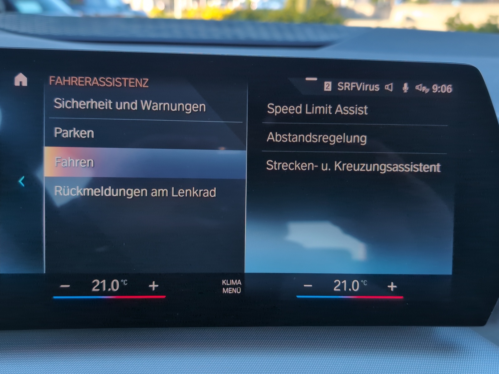 BMW 218i Active Tourer-image-18