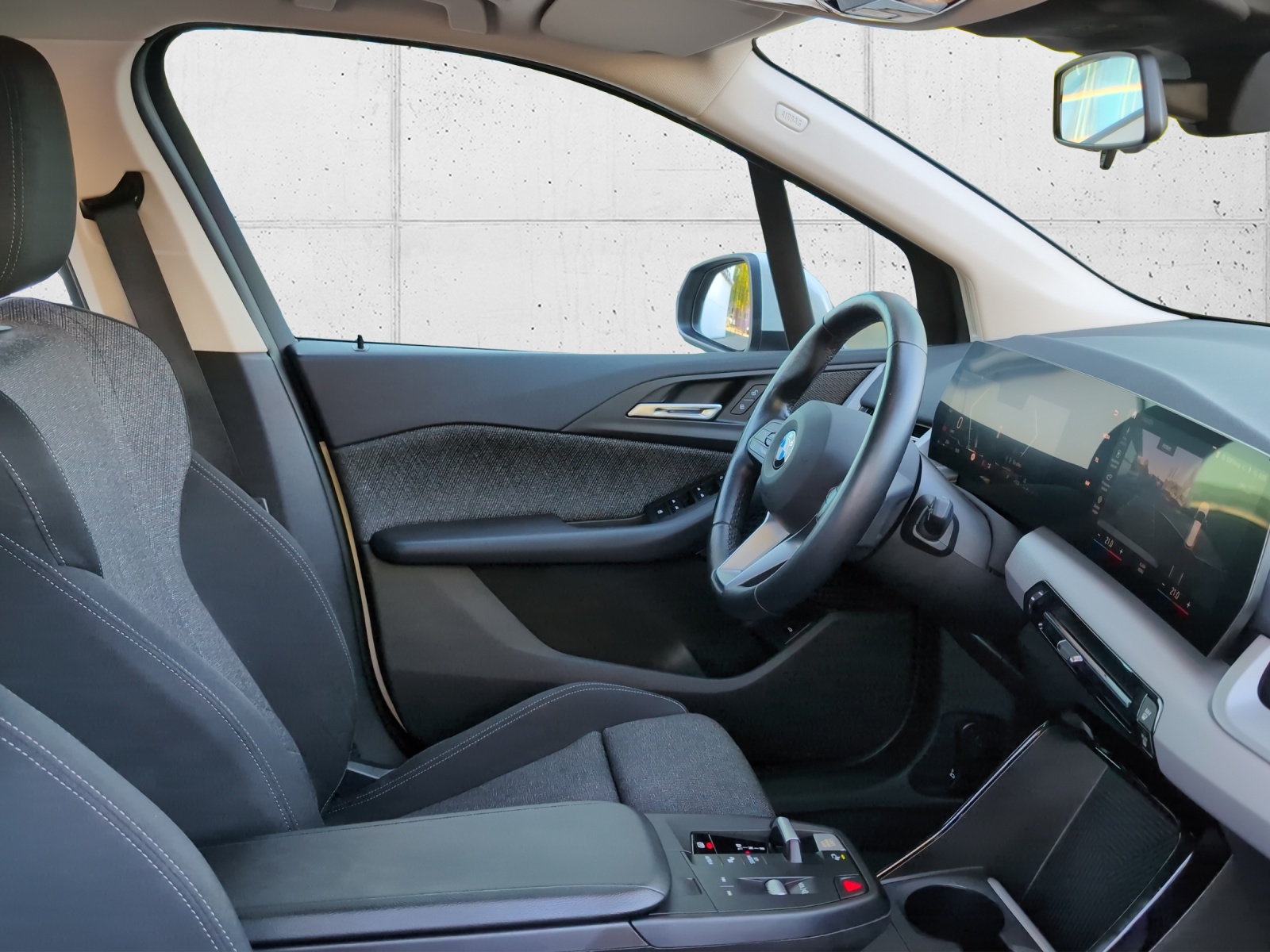 BMW 218i Active Tourer-image-15