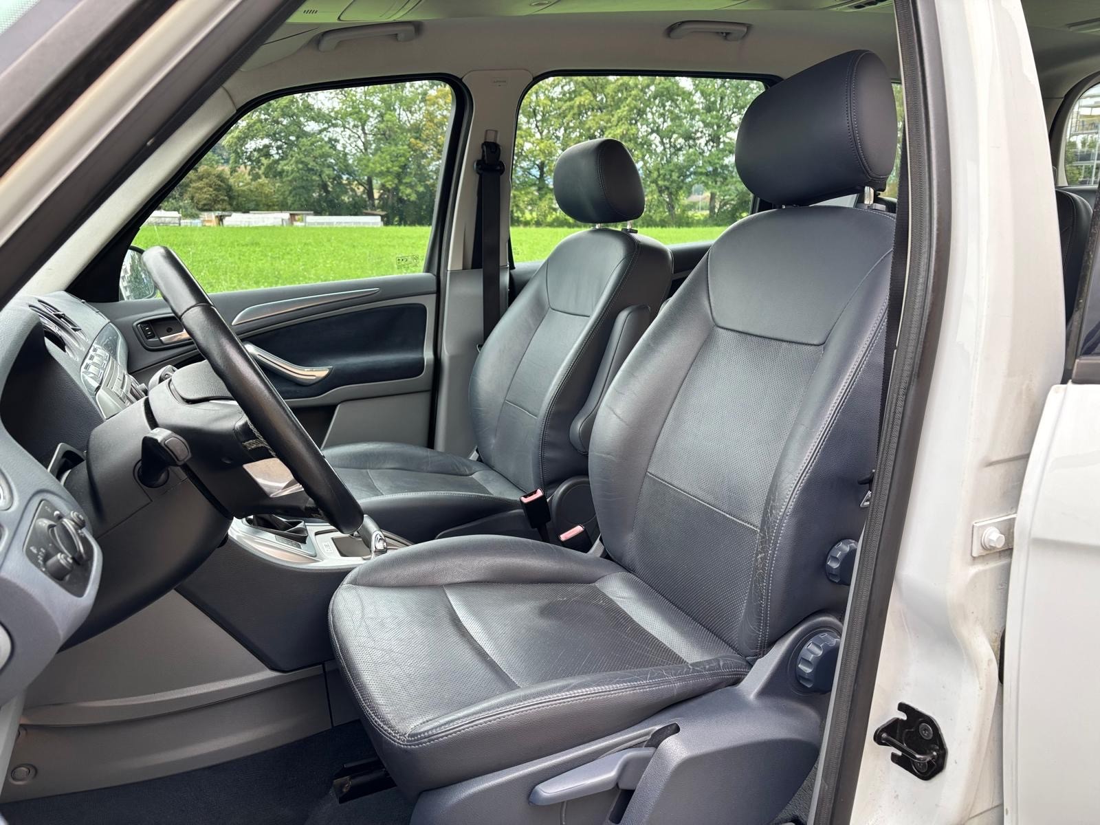 FORD Galaxy 2.0 TDCi Ambiente Automatic-image-13