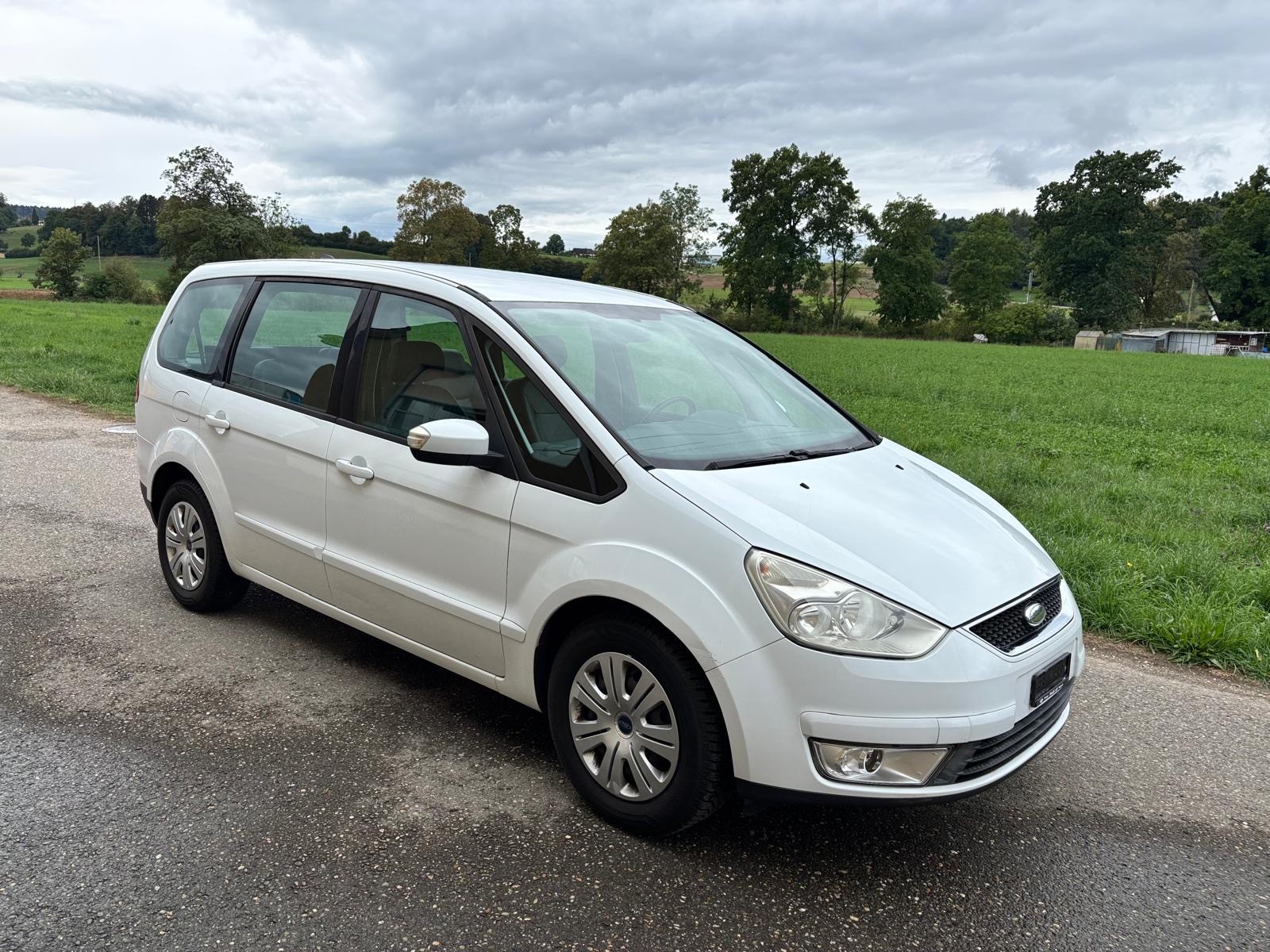 FORD Galaxy 2.0 TDCi Ambiente Automatic-image-5