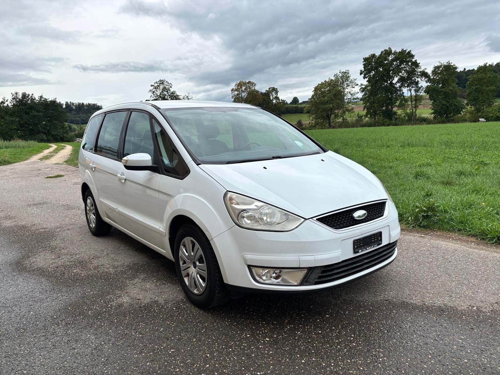 FORD Galaxy 2.0 TDCi Ambiente Automatic-image-2