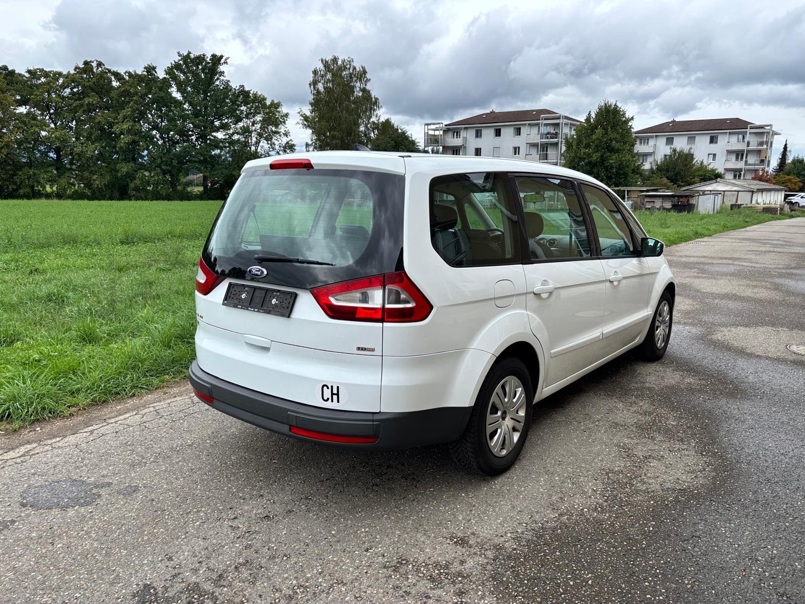 FORD Galaxy 2.0 TDCi Ambiente Automatic-image-6