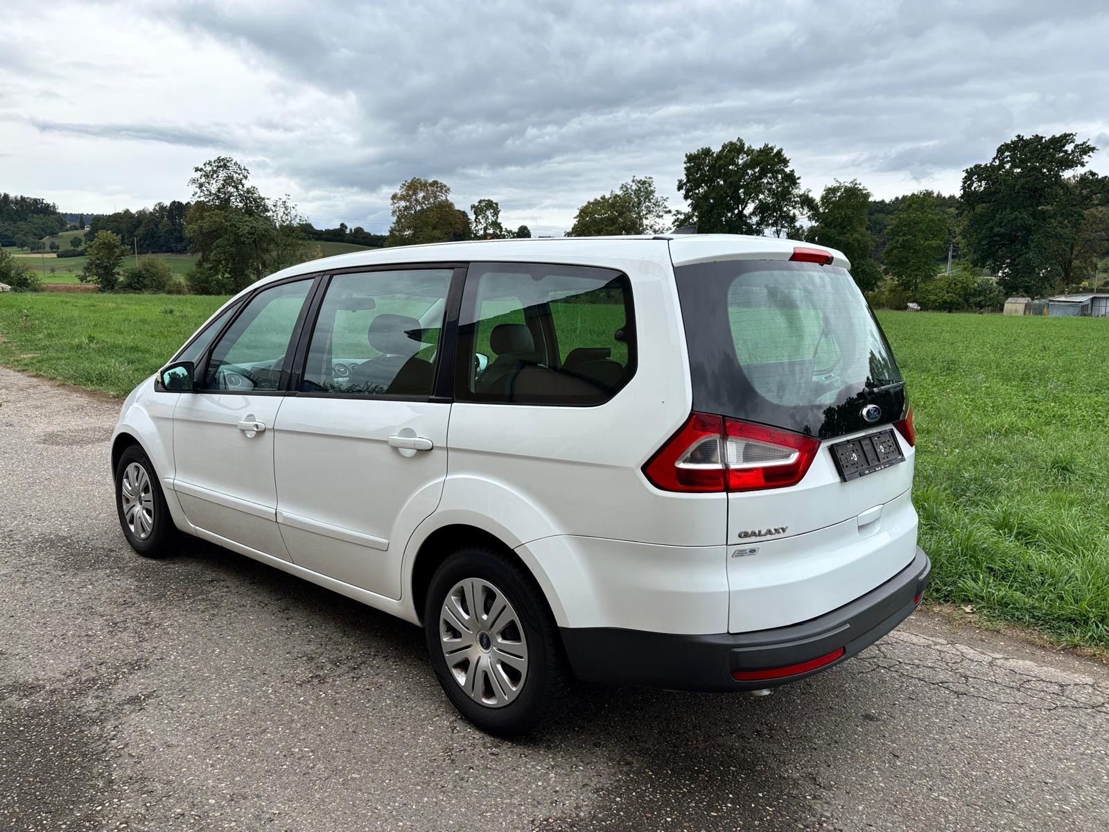 FORD Galaxy 2.0 TDCi Ambiente Automatic-image-3