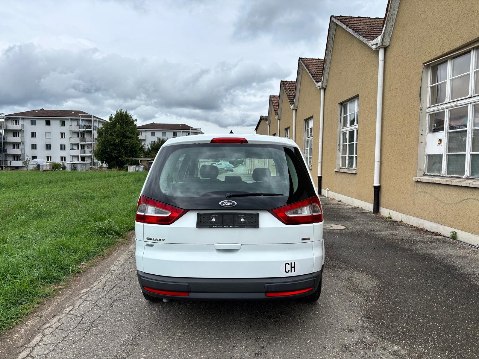 FORD Galaxy 2.0 TDCi Ambiente Automatic-image-8