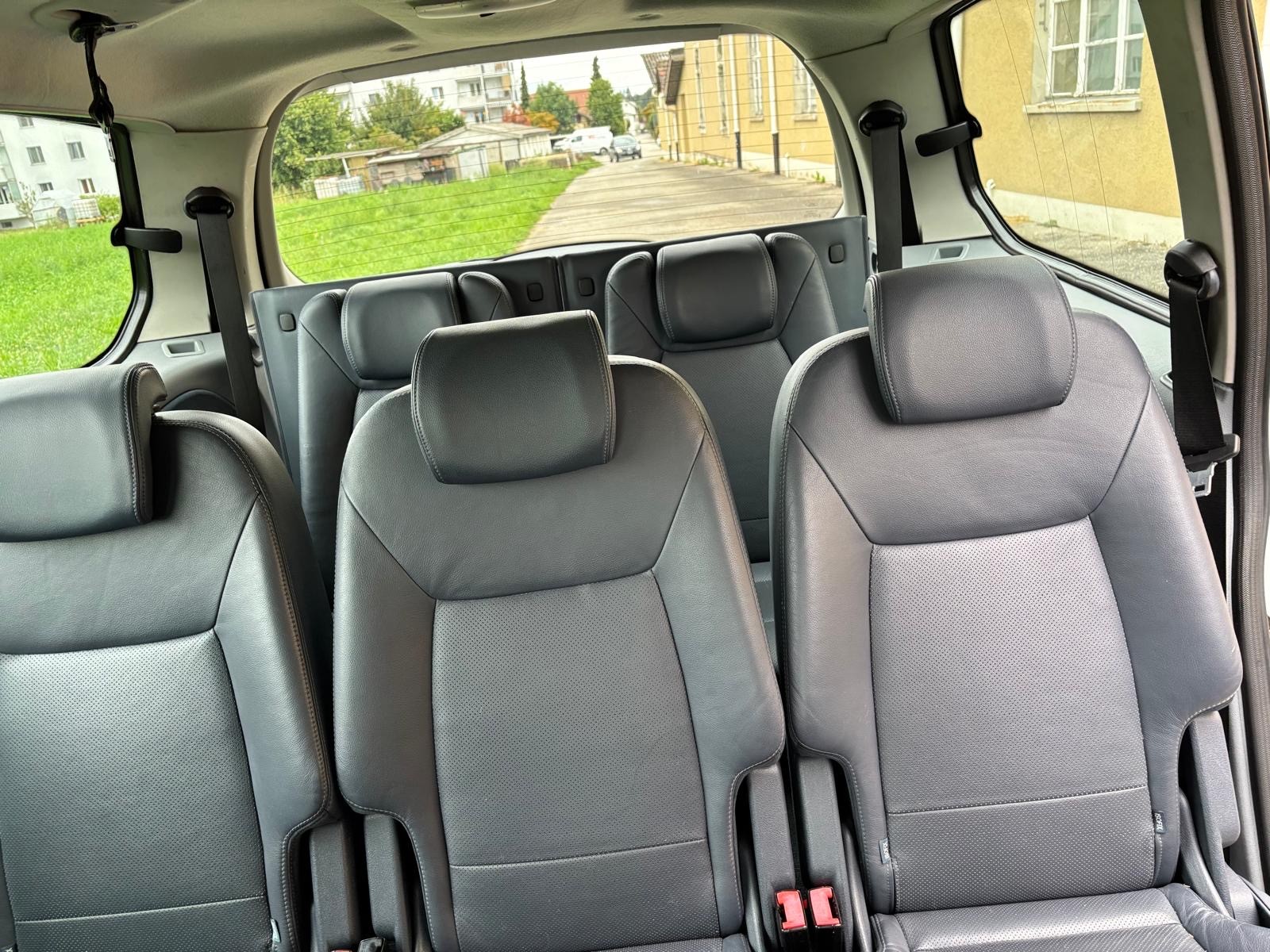 FORD Galaxy 2.0 TDCi Ambiente Automatic-image-9
