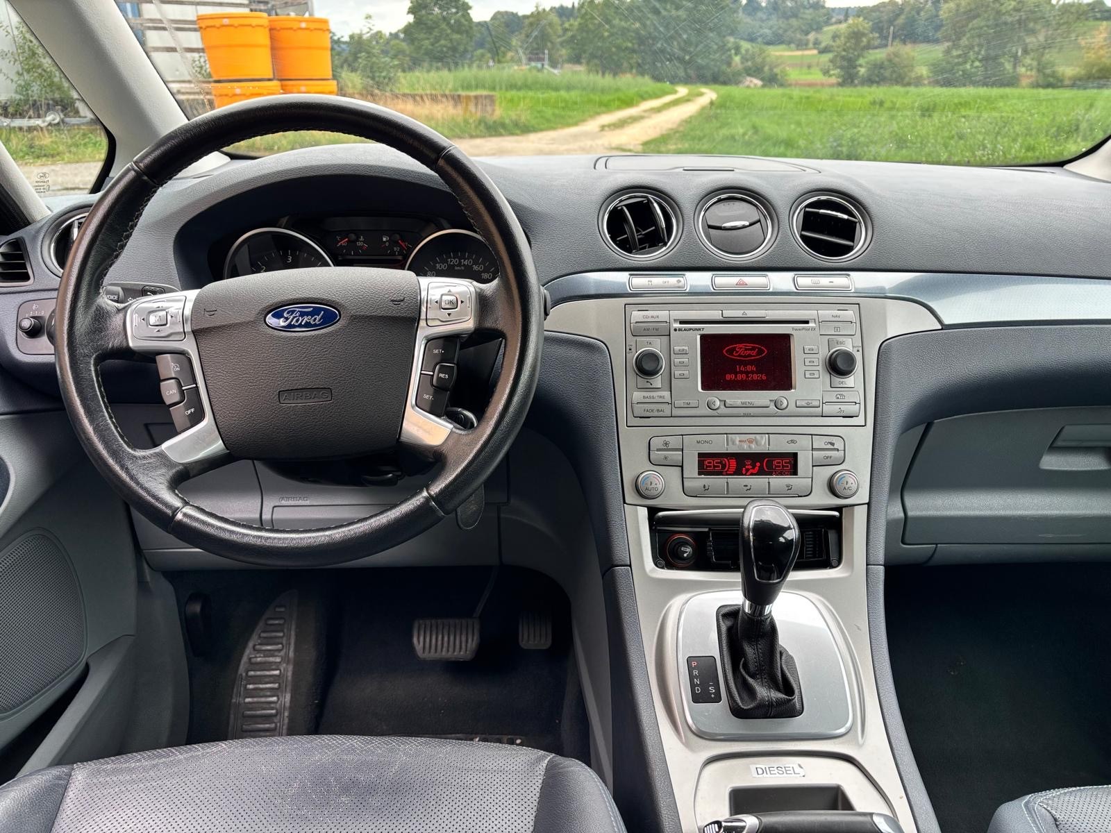 FORD Galaxy 2.0 TDCi Ambiente Automatic-image-12