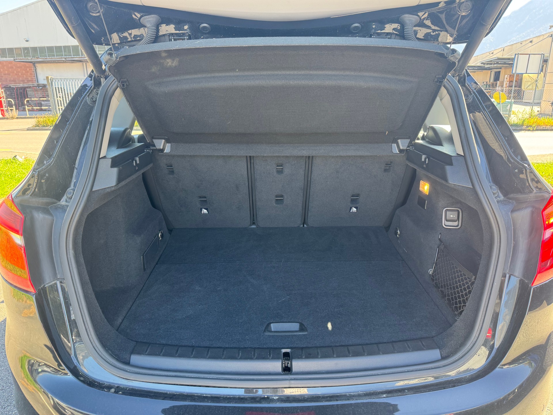 BMW 225xe iPerformance Active Tourer Steptronic-image-8