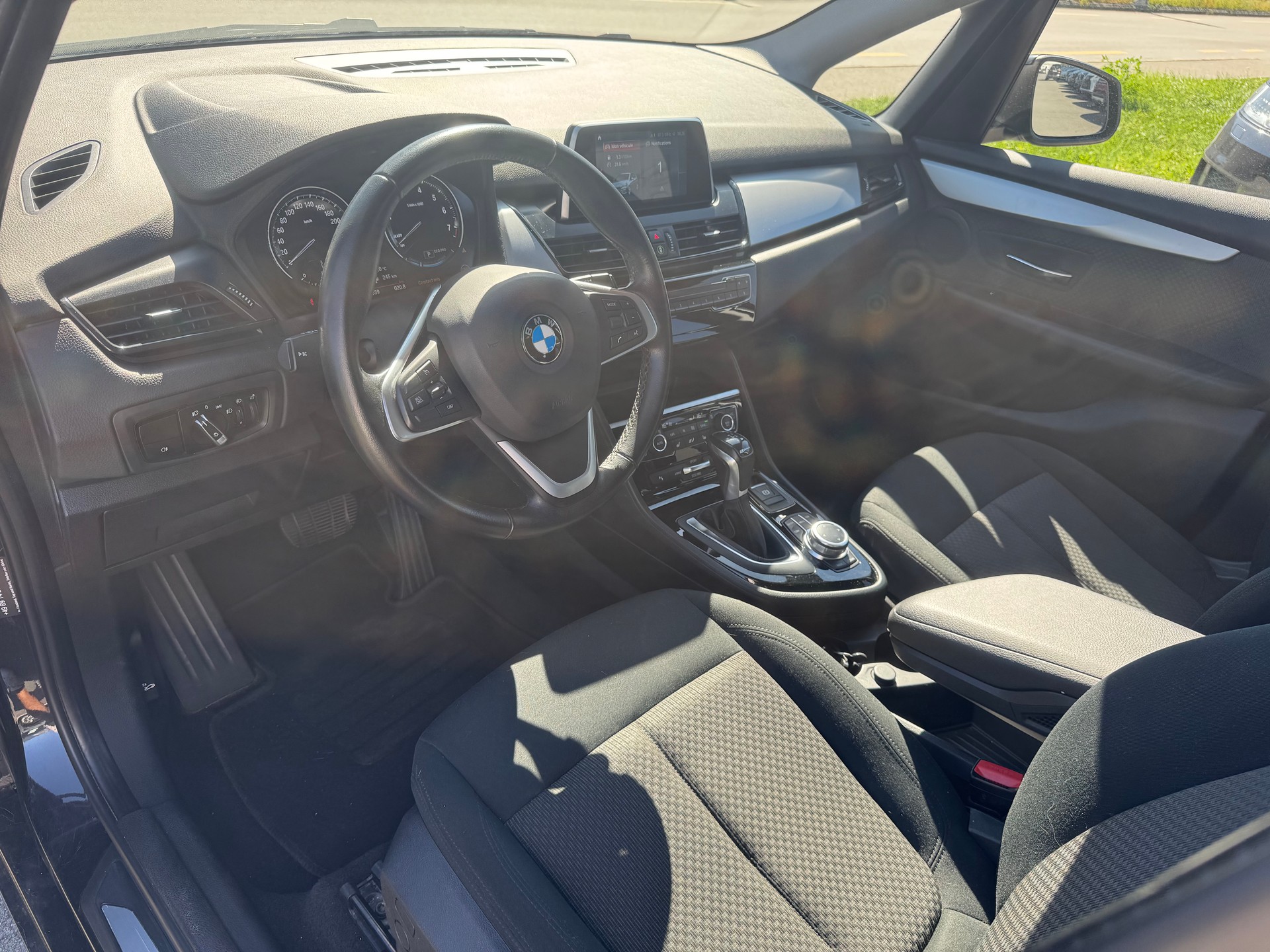 BMW 225xe iPerformance Active Tourer Steptronic-image-13