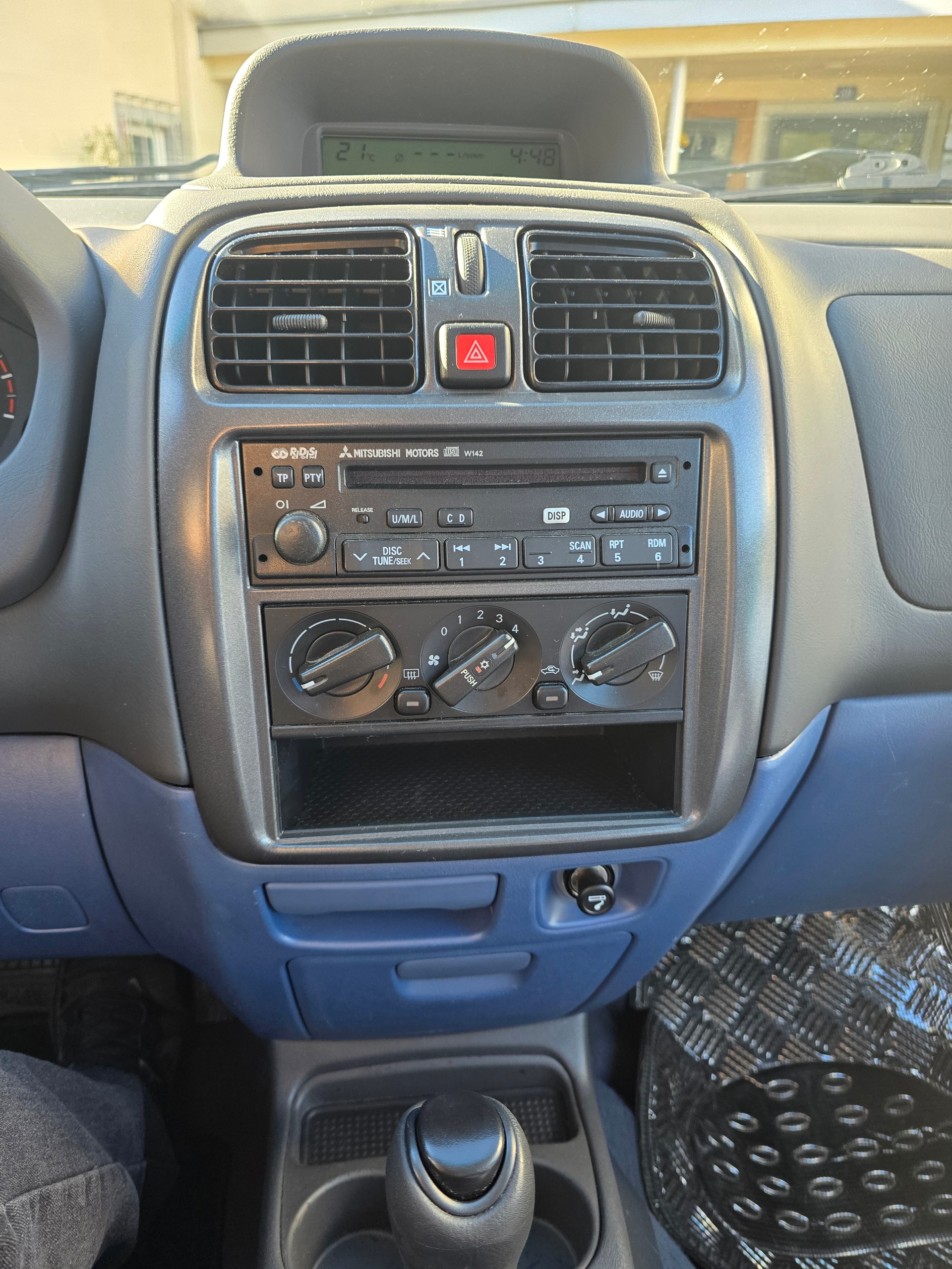 MITSUBISHI Space Star 1.8 GDI Silver 25-image-7