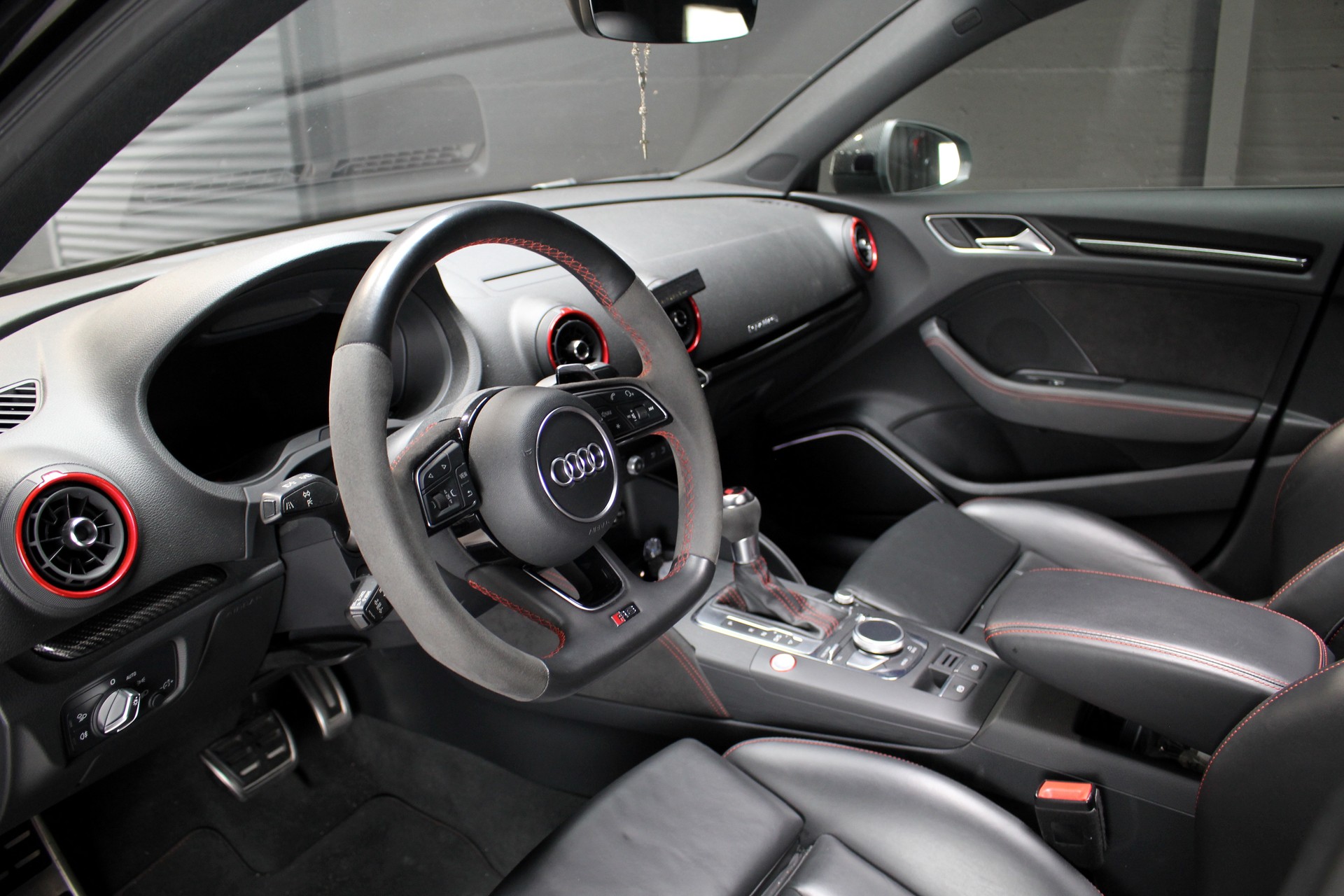 AUDI RS3 Sportback 2.5 TSI quattro S-tronic-image-1