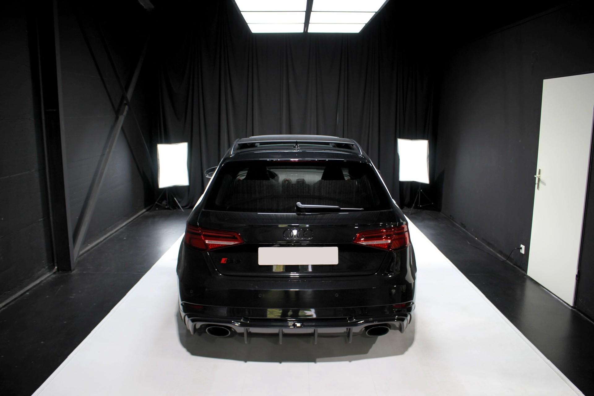 AUDI RS3 Sportback 2.5 TSI quattro S-tronic-image-15