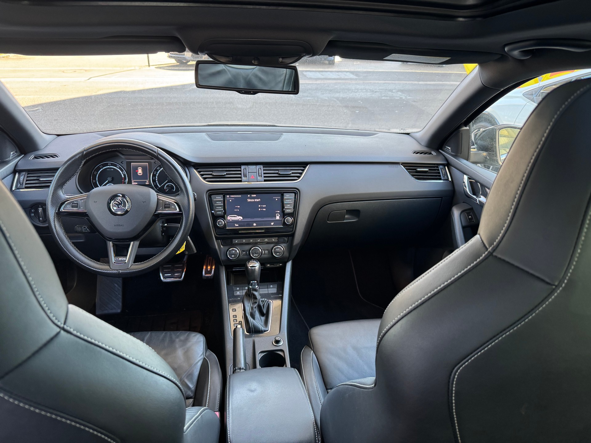 SKODA Octavia Combi 2.0 TSI RS DSG-image-6