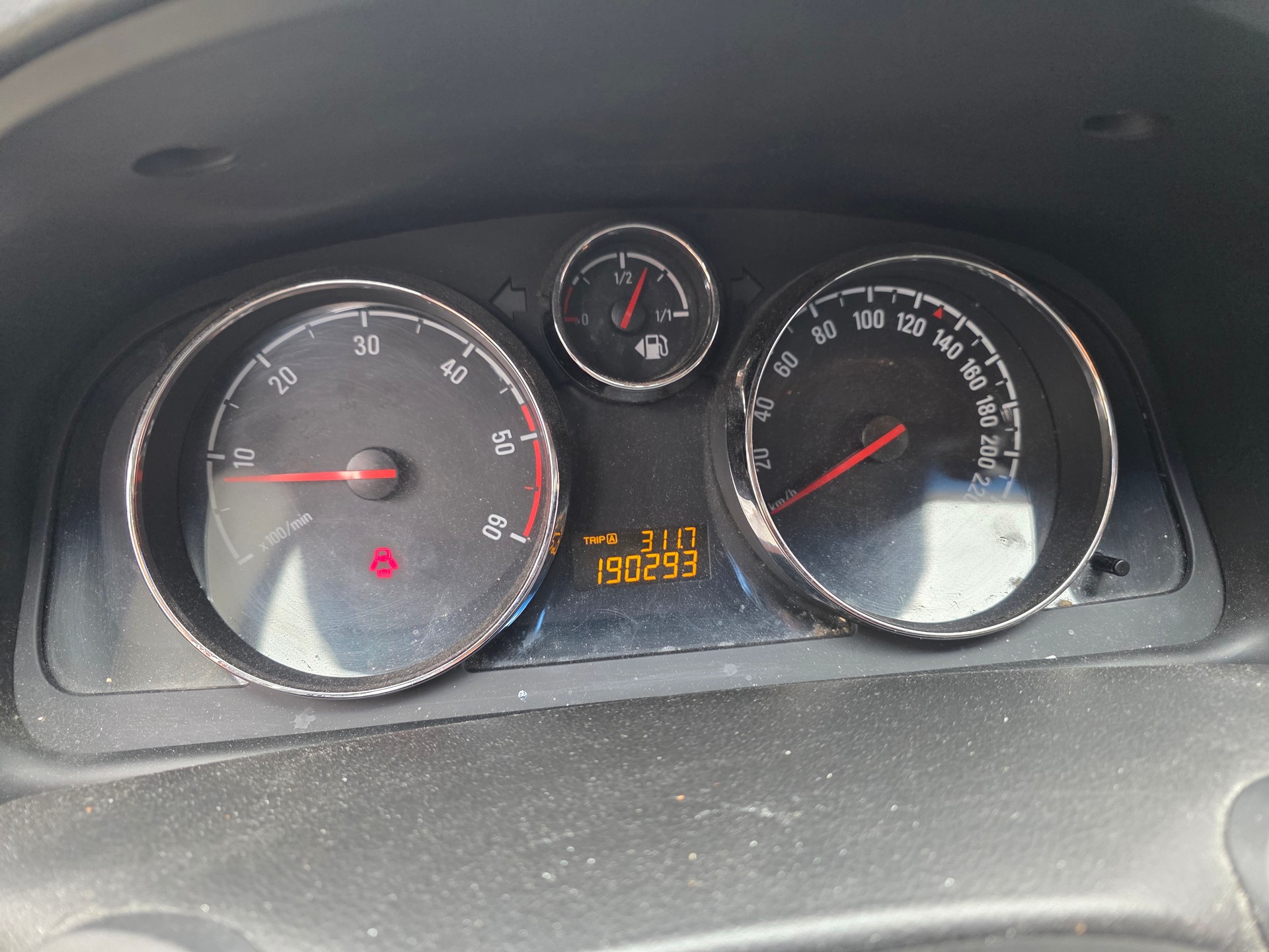 OPEL Antara 2.2 CDTi Cosmo 4WD Automatic-image-11