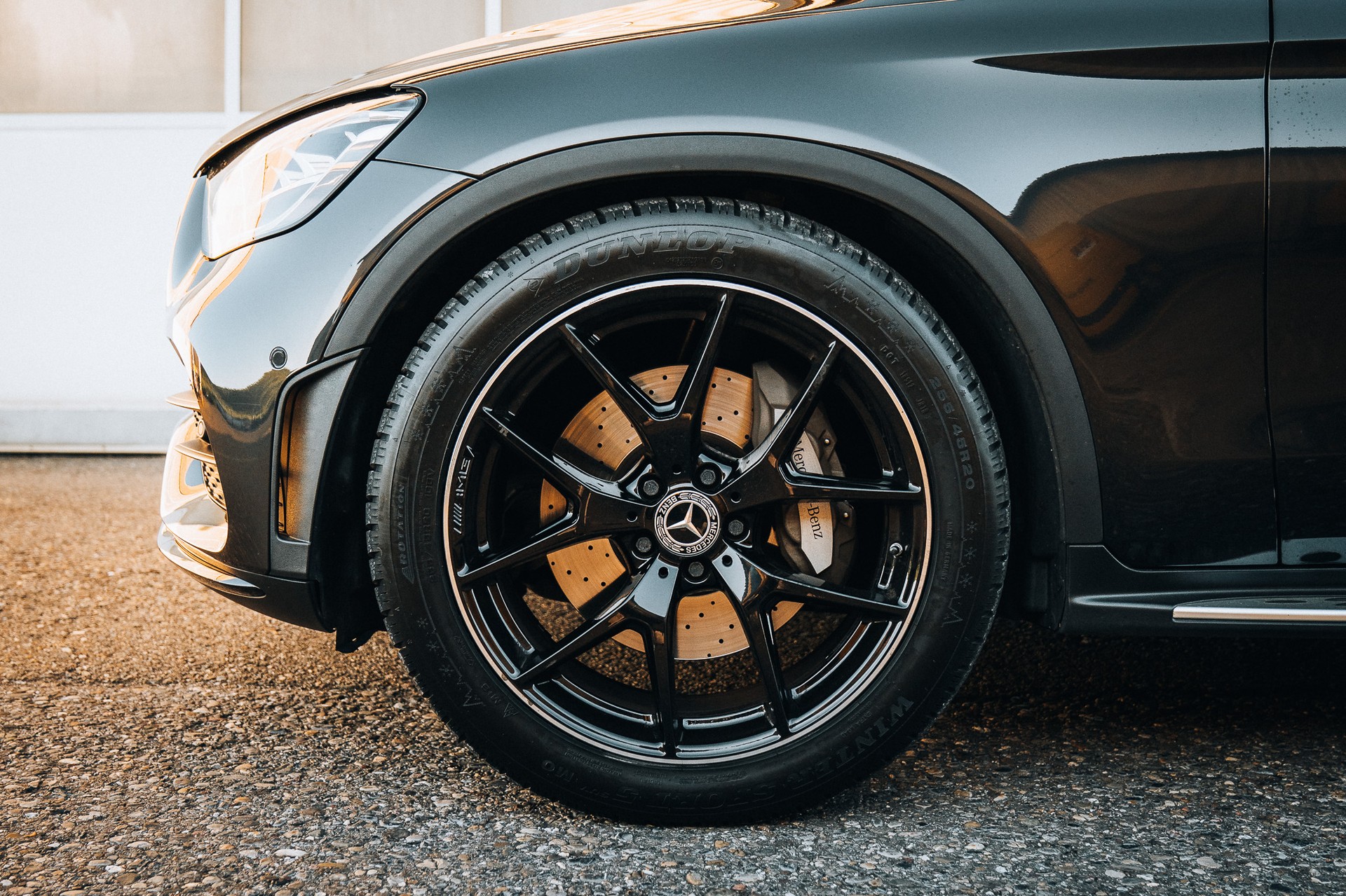 MERCEDES-BENZ GLC 300 e AMG Line 4m-image-6