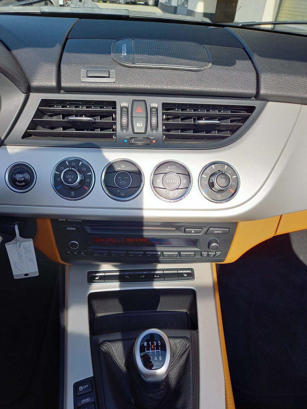 BMW Z4 sDrive23i-image-8