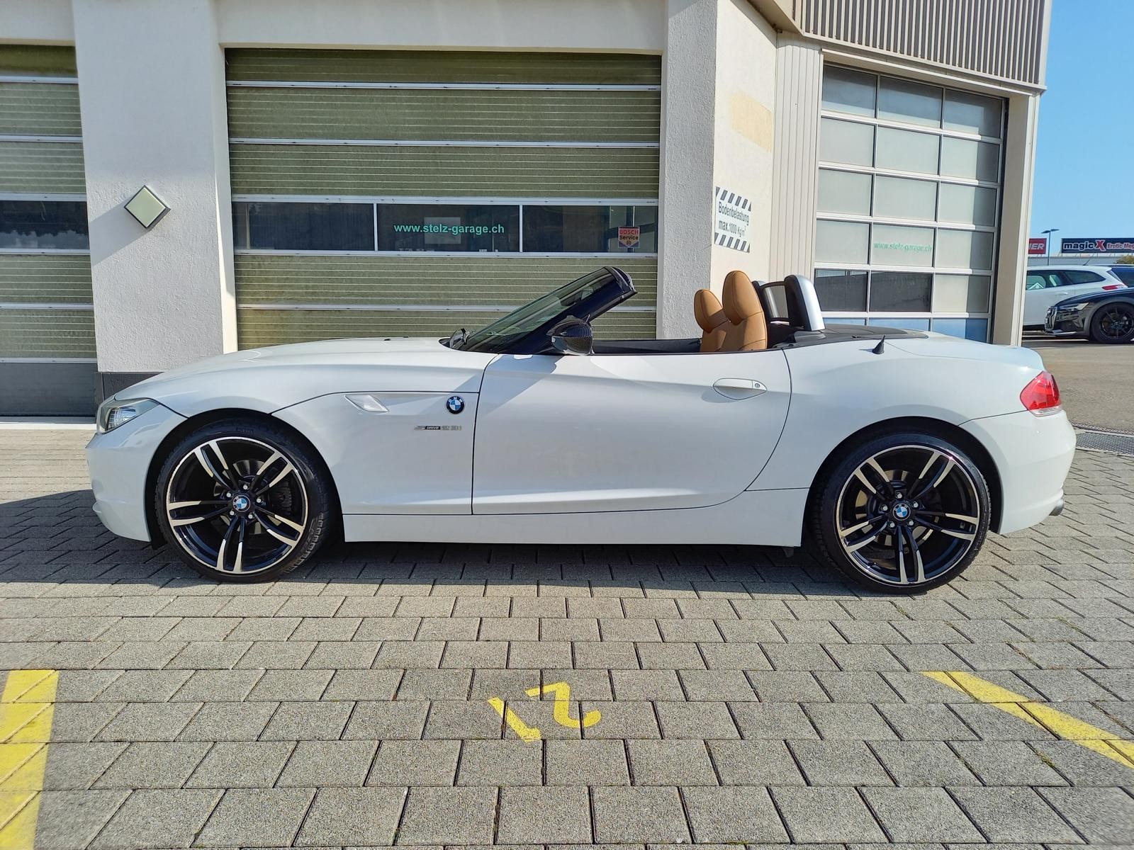BMW Z4 sDrive23i-image-2