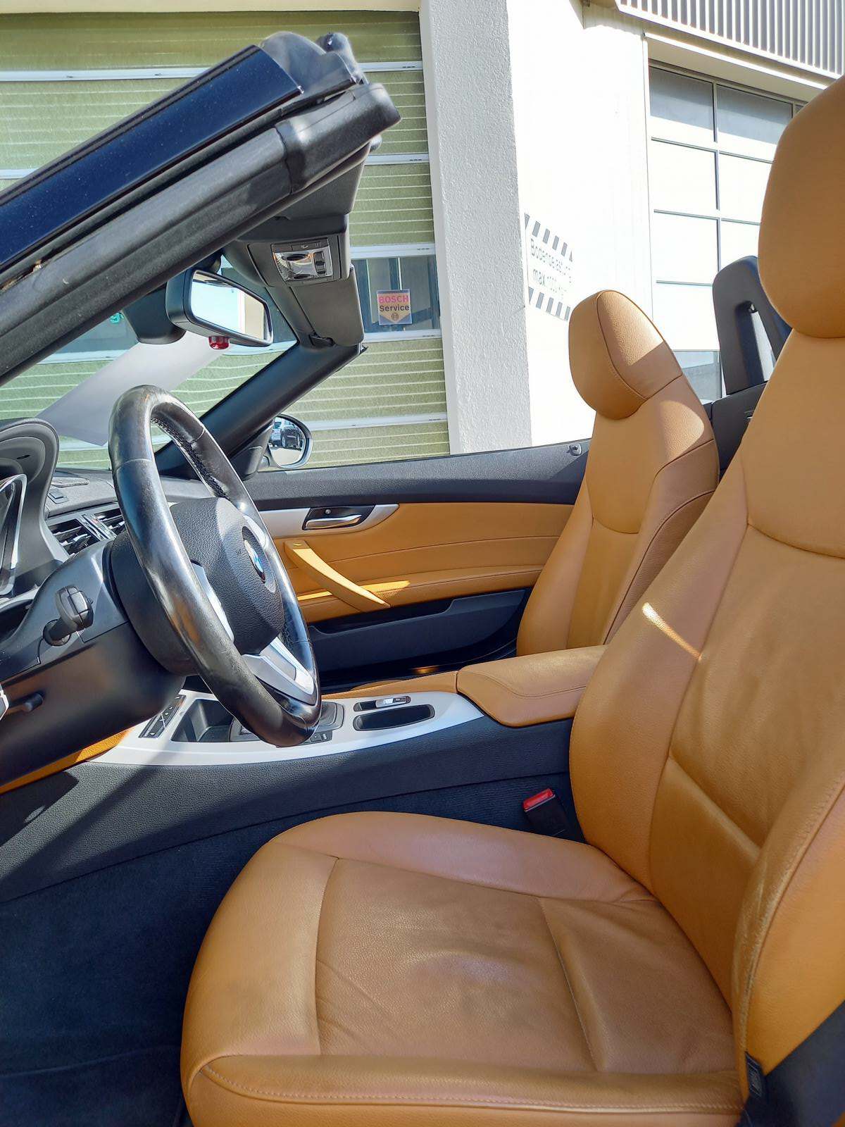 BMW Z4 sDrive23i-image-12