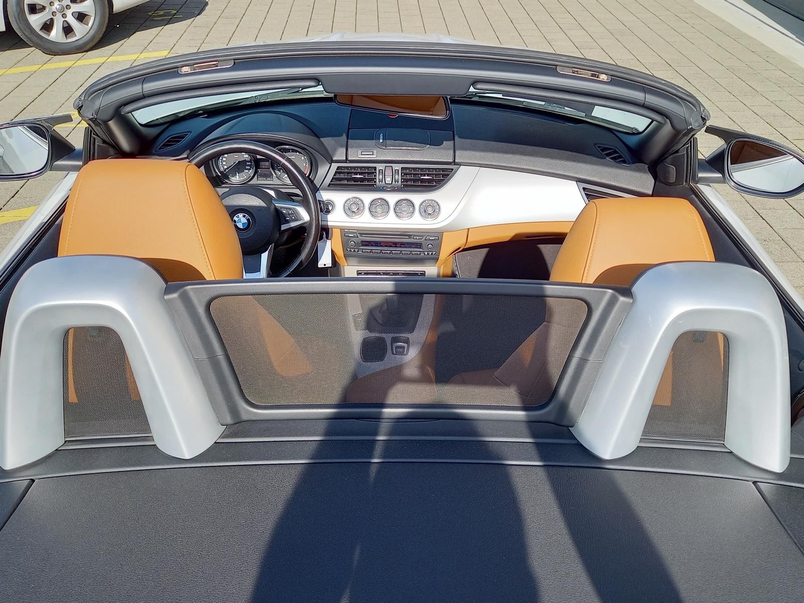 BMW Z4 sDrive23i-image-10