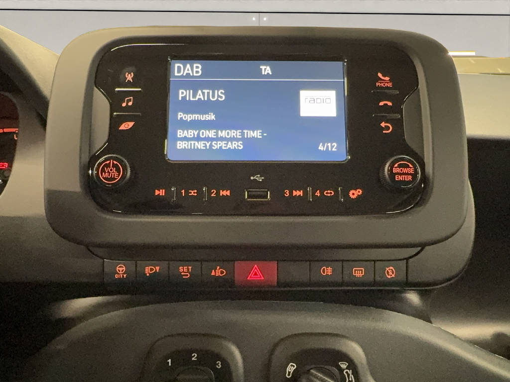 FIAT Panda 1.0 Hybrid Cult-image-9