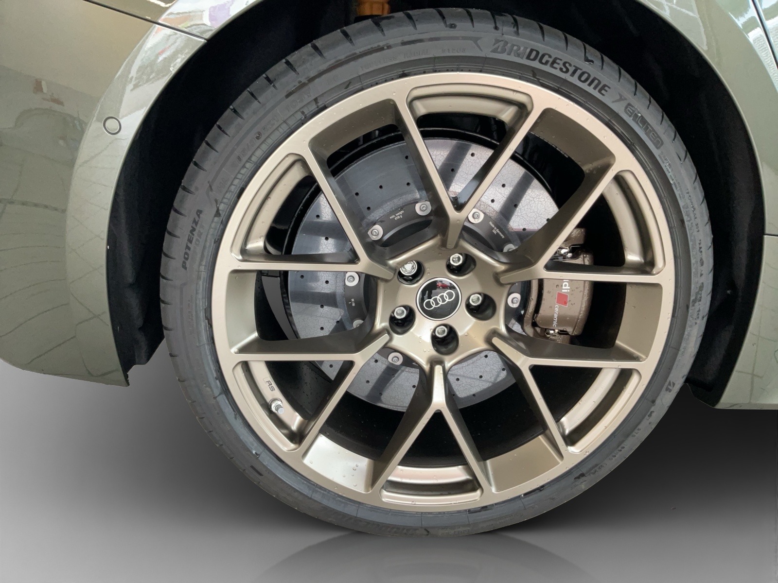 AUDI RS 5 Limousine TFSI 470 kW Tiptronic quattro-image-14