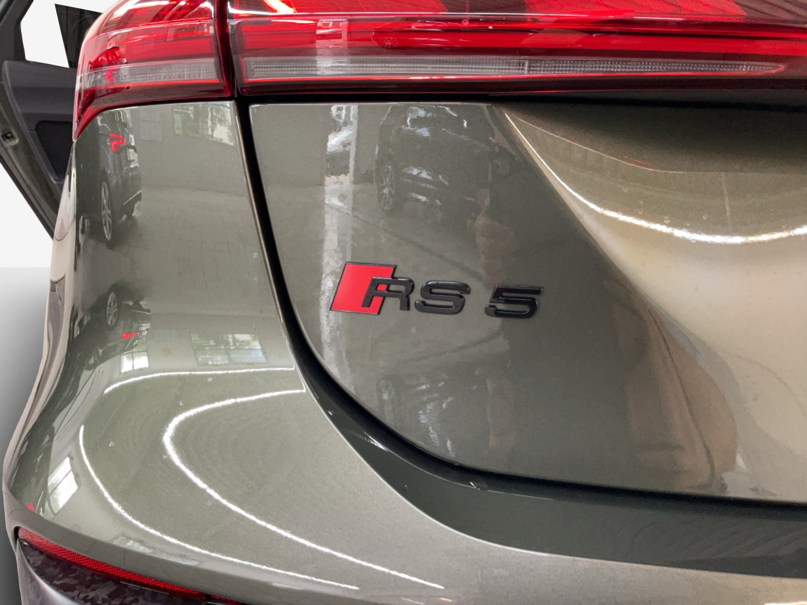 AUDI RS 5 Limousine TFSI 470 kW Tiptronic quattro-image-13