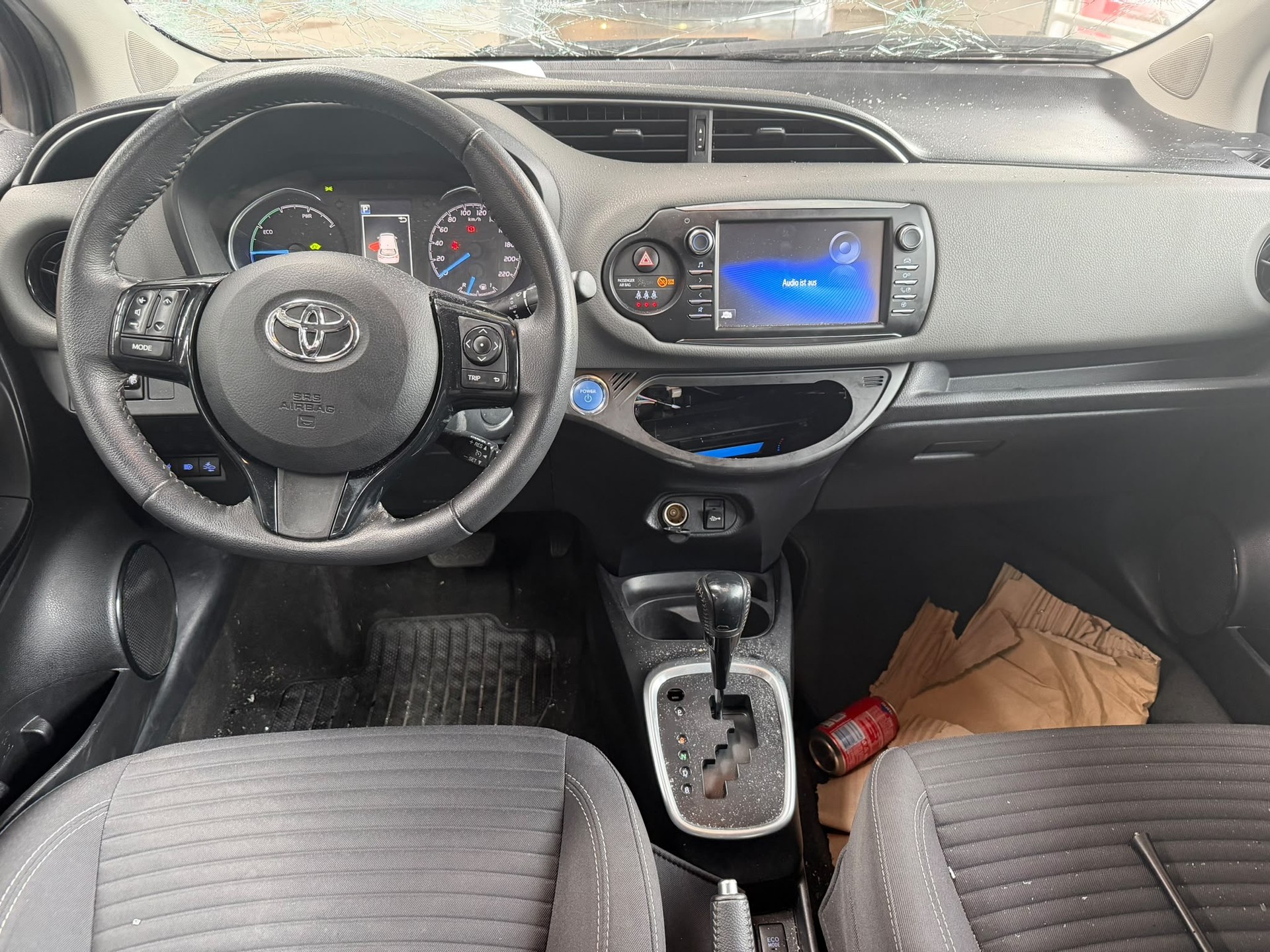 TOYOTA Yaris 1.5 VVT-i Hybrid Comfort e-CVT-image-11